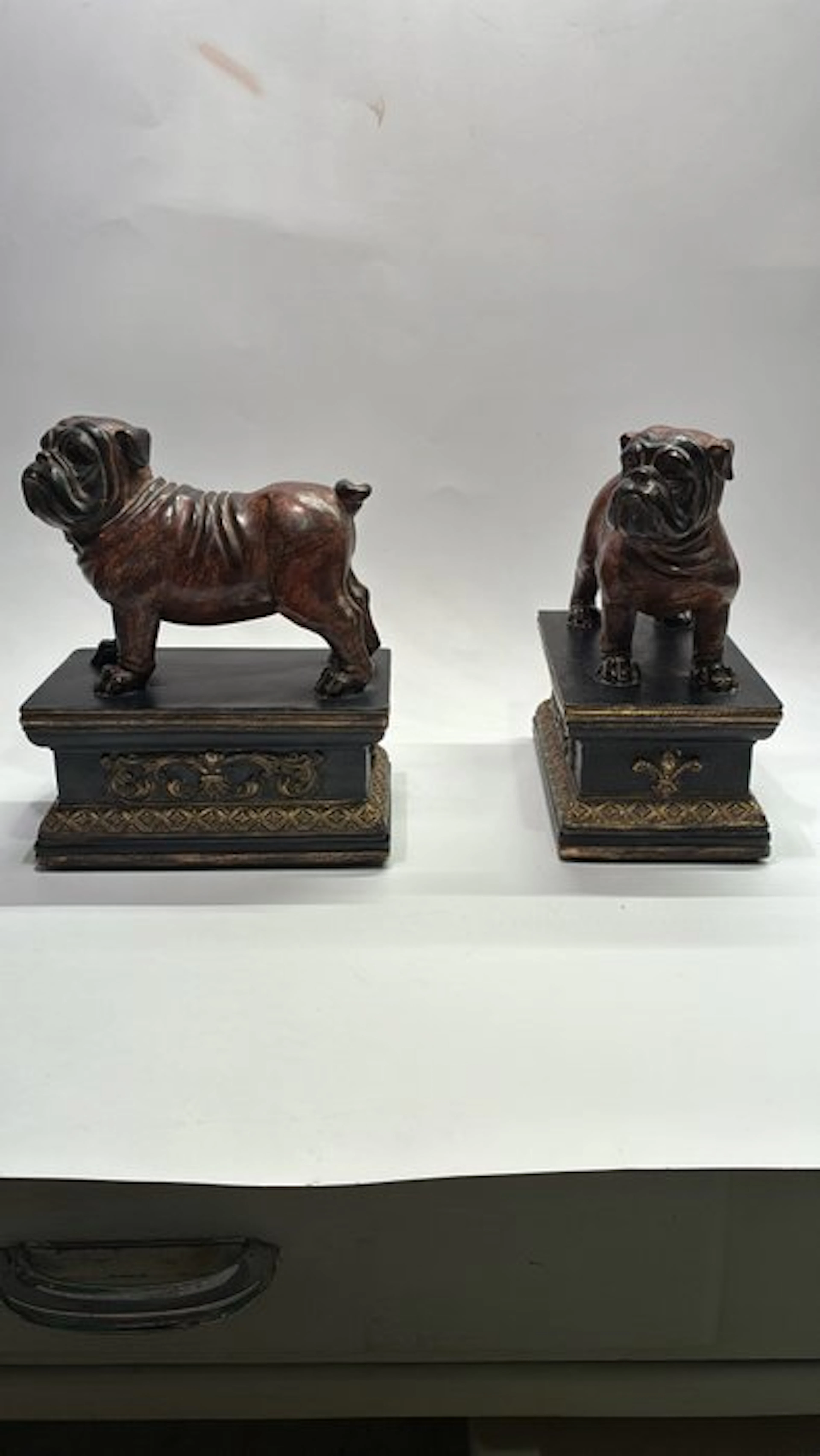 Bookends (2) - Ceramic Resin - Vintage bookend