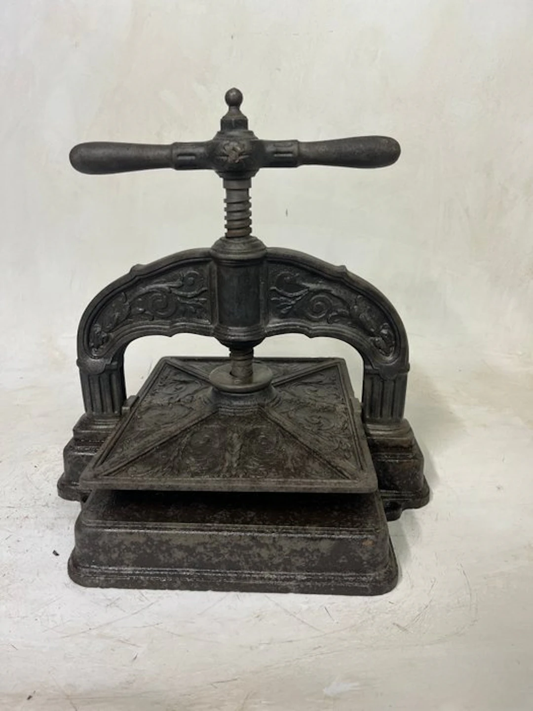 Press Industrial design - Old book press - Book Press