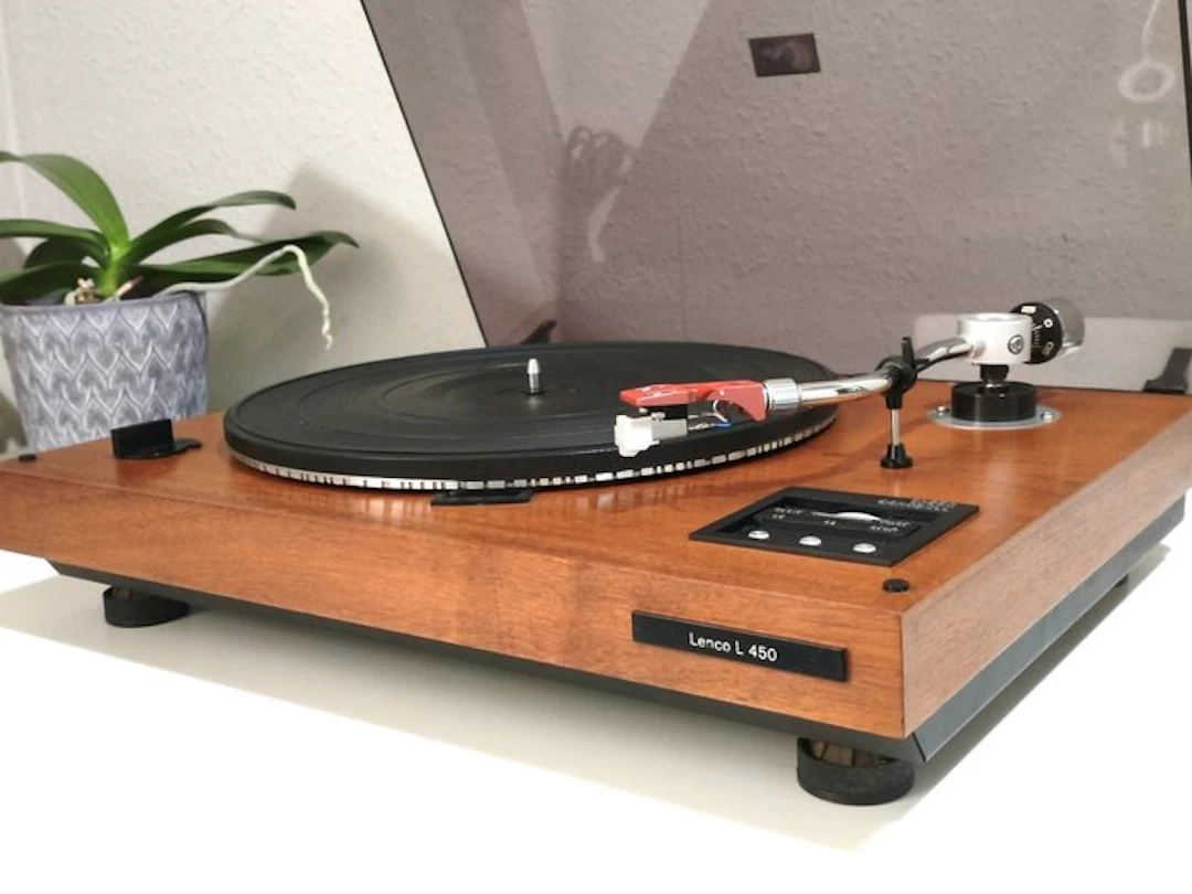 Lenco - L450 Manual Belt-Drive Stereo Turntable