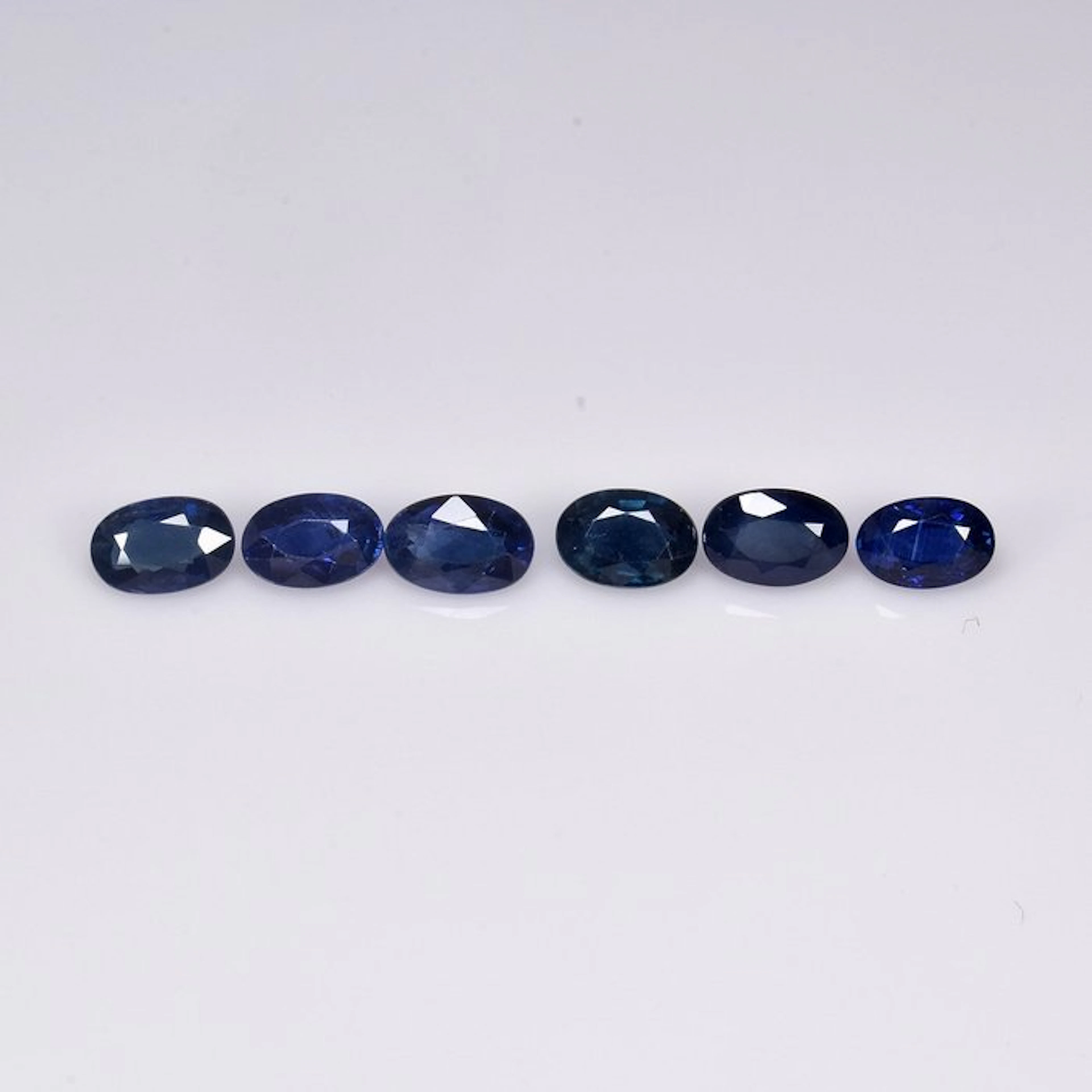 6 pcs Blue Sapphire - 3.86 ct - Antwerp Laboratory for Gemstone Testing (ALGT)