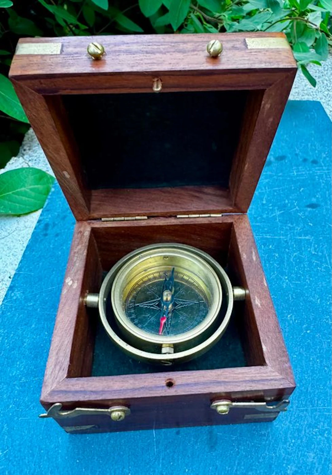 Compass - Wood - vintage