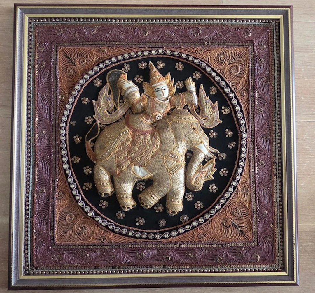 Embroidered textile panel "Kalaga" in relief – Royal...
