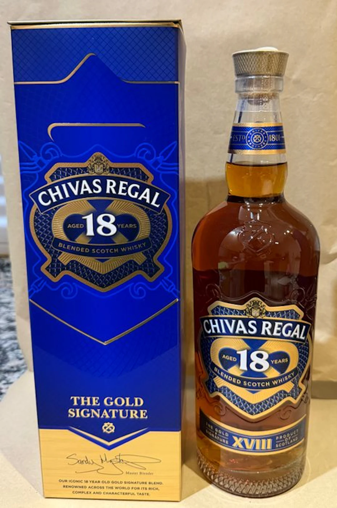 Chivas Regal 18 years old The Gold Signature - Chivas Brothers - b