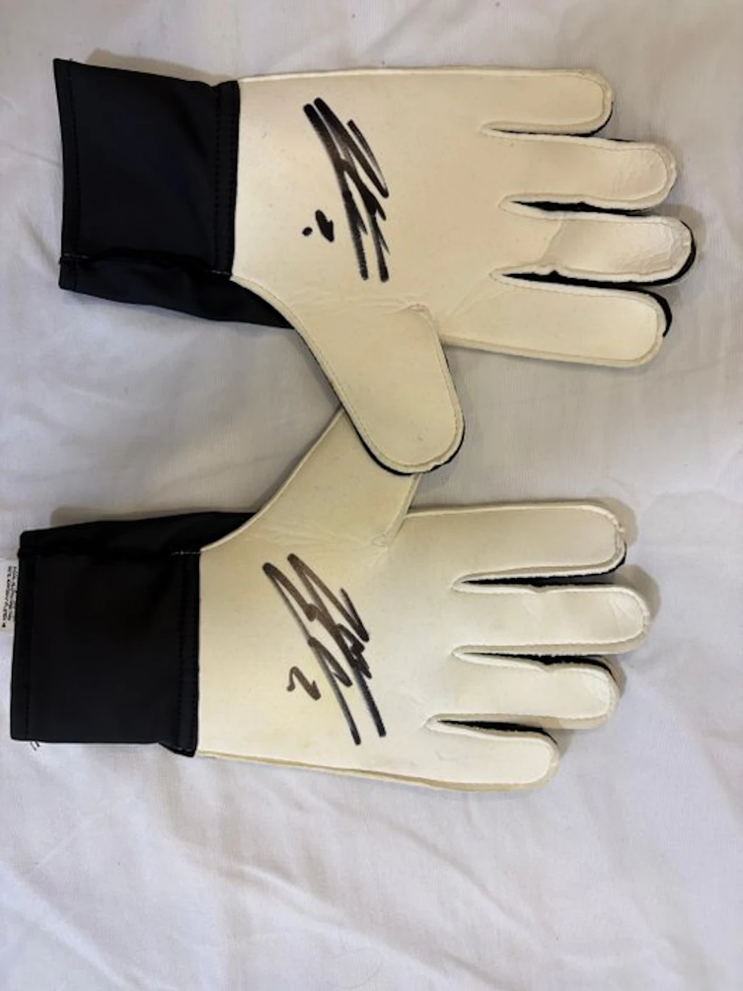 FC Barcelona - Spanish Football League - joan garcia - Goal keeper gloves