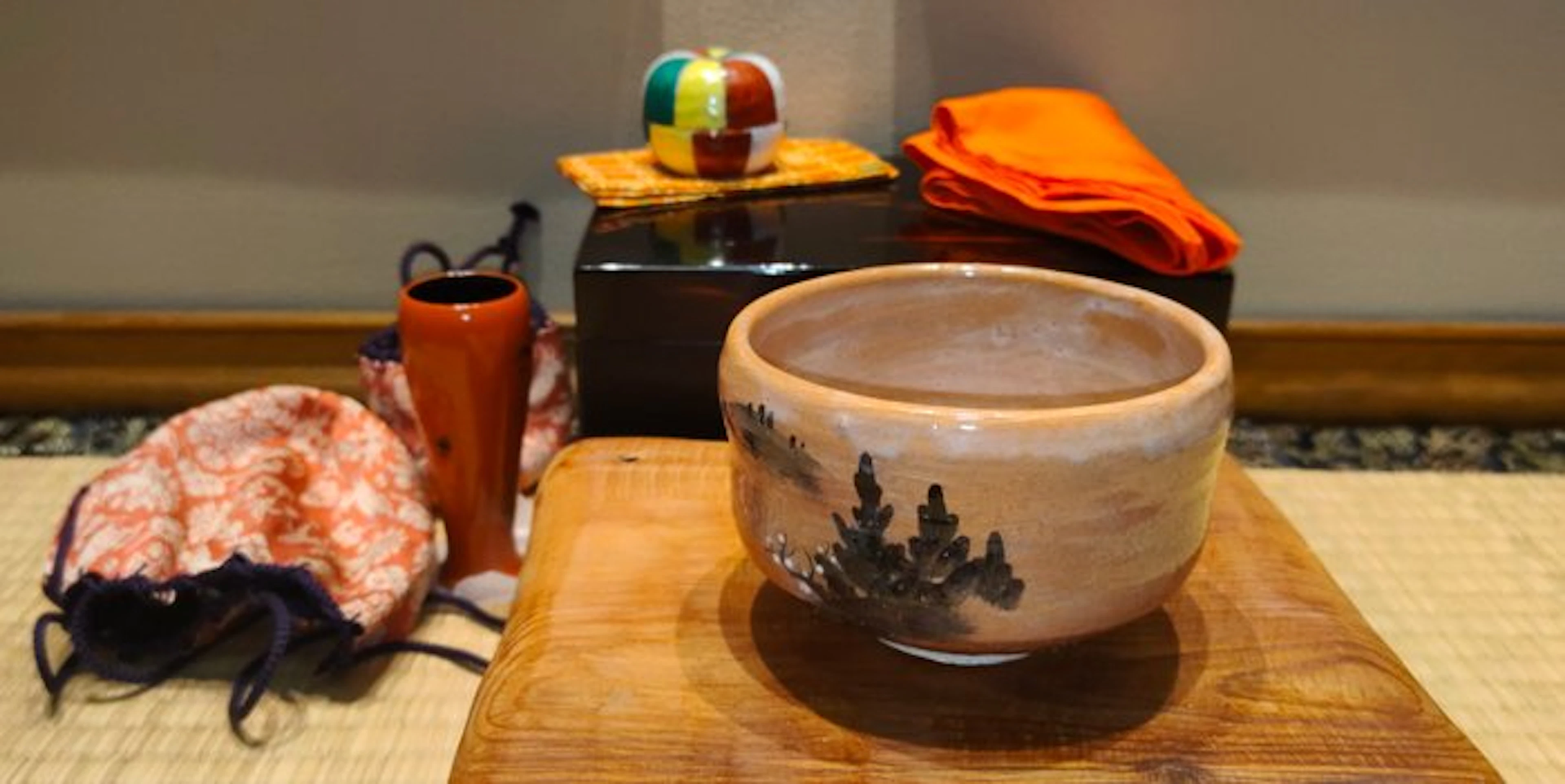 Tea bowl (8) - Ceramic, Enamel - 1 tea bowl + box