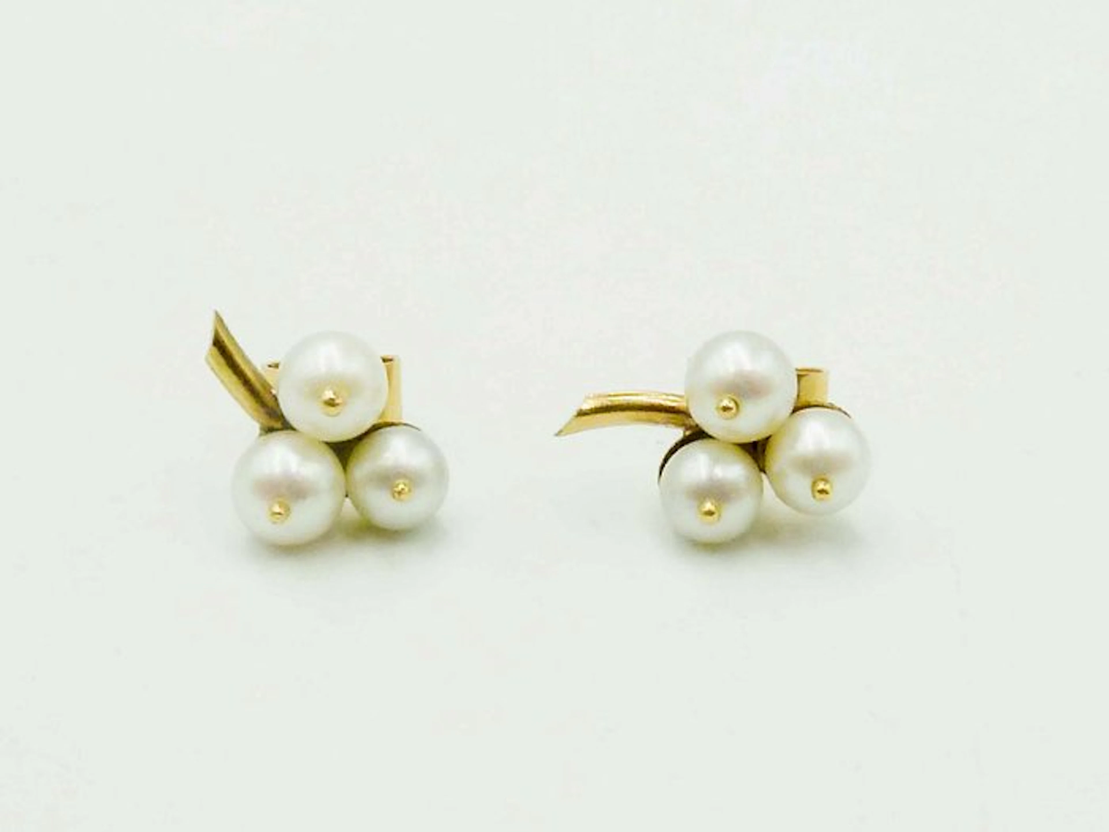 Earrings - 18 kt. Yellow gold Pearl