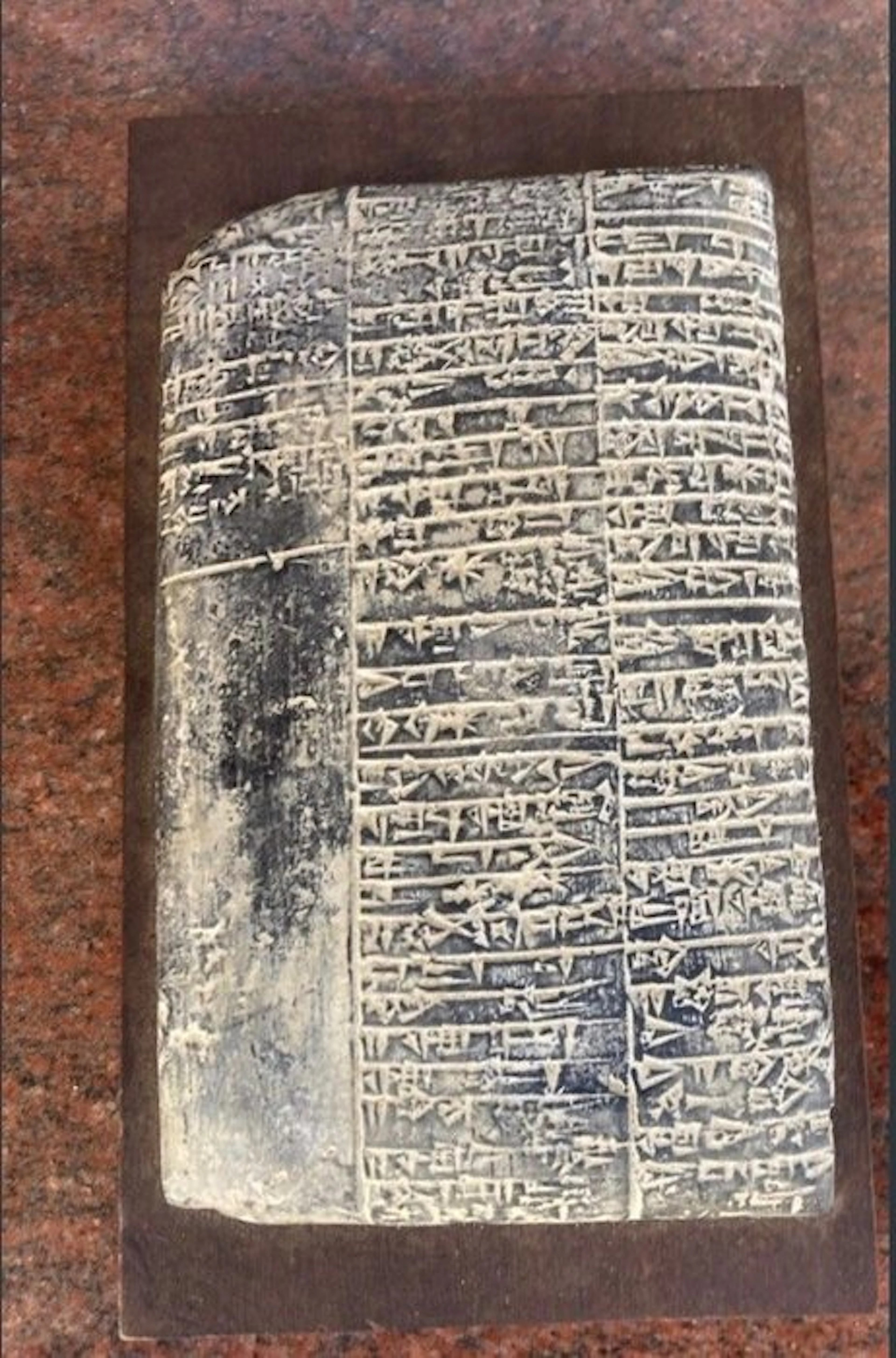 Writing slope - Clay, Wood - Replica of an ancient Sumerian tablet.
