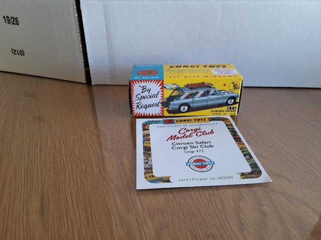Corgi 1:43 - Model car - Citroën Safari Corgi Ski Club...