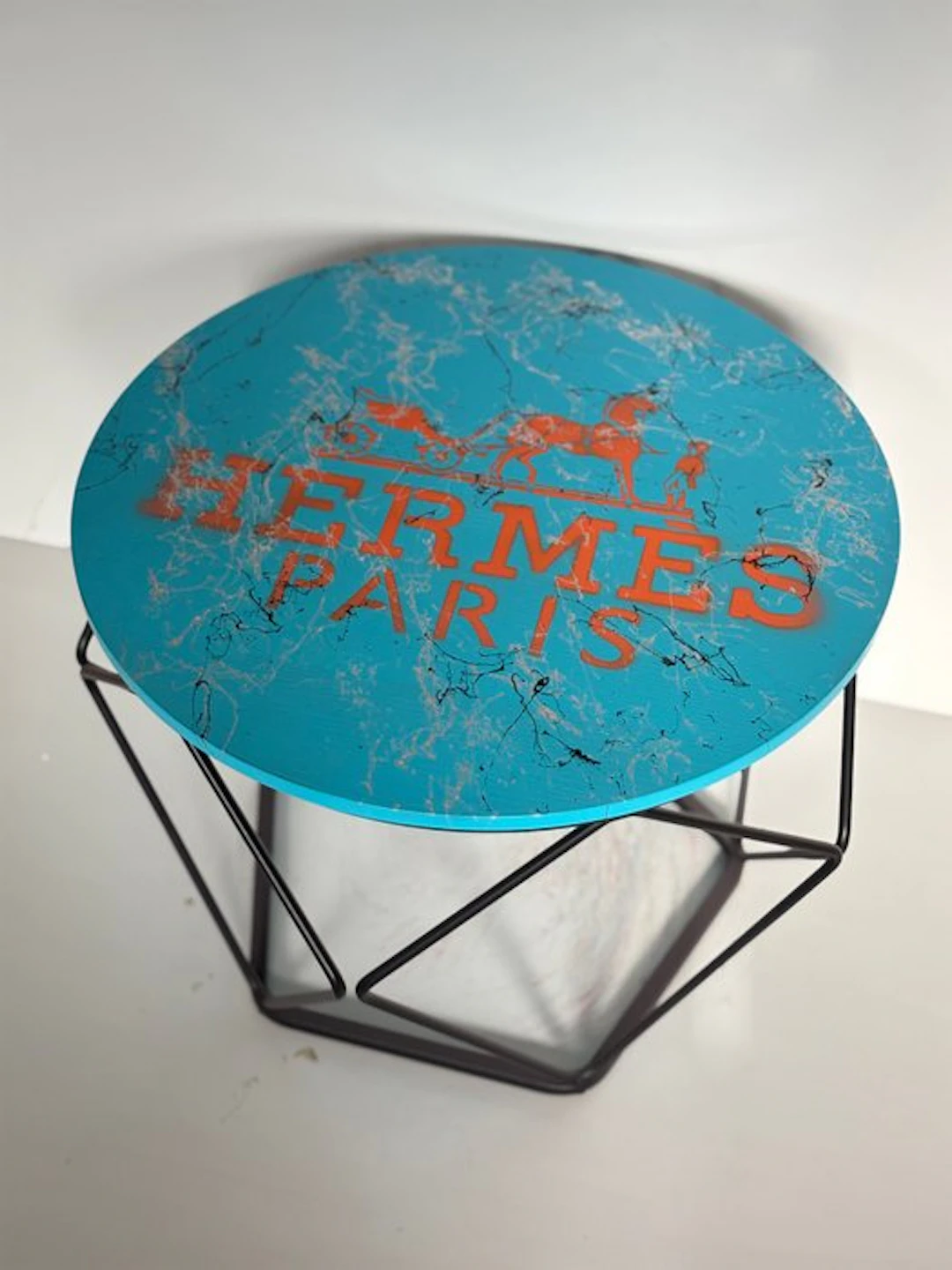 Rob VanMore - Tea-time by Hermes - ø50cm