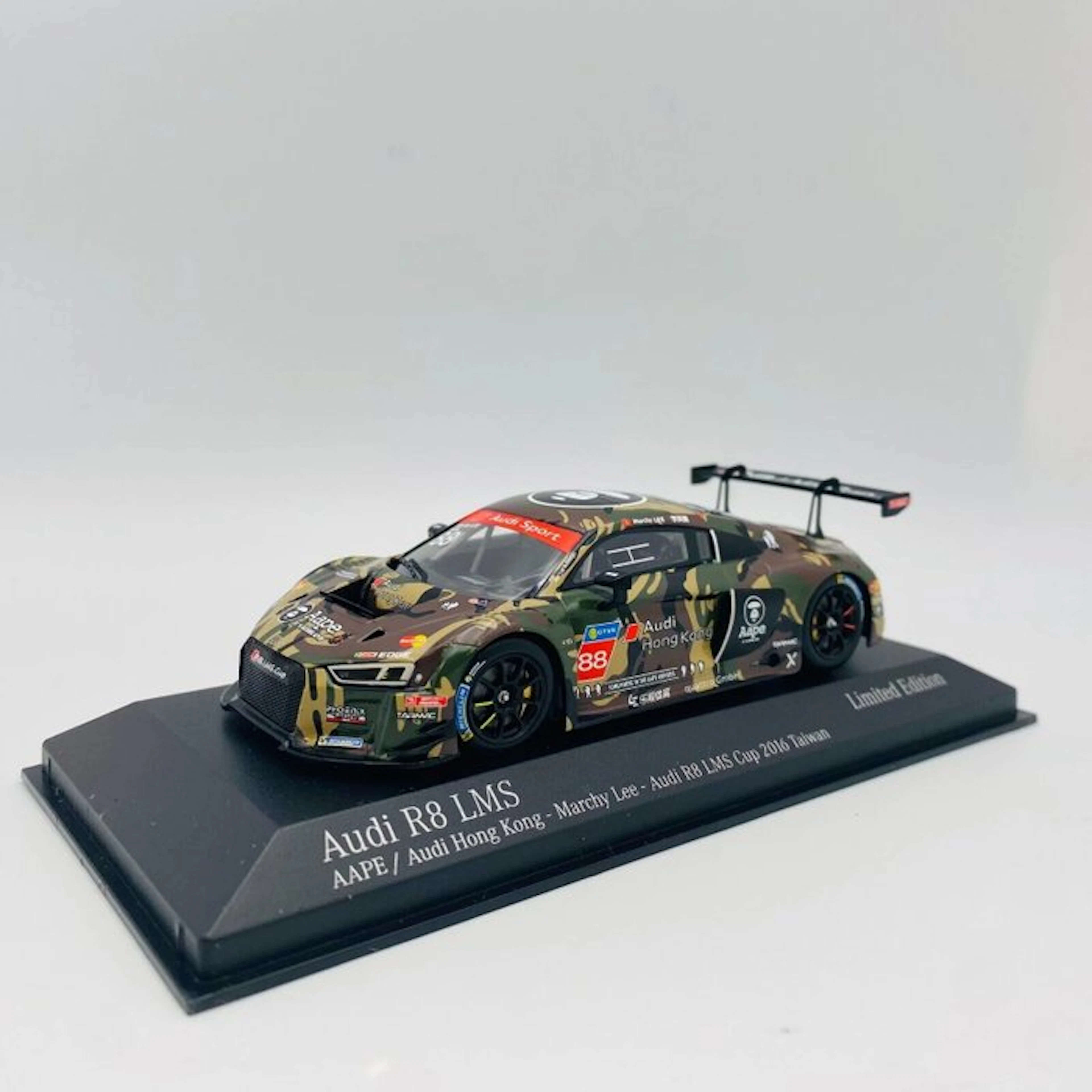 MiniChamps, Tarmac 1:43 - Model car - Audi R8 LMS