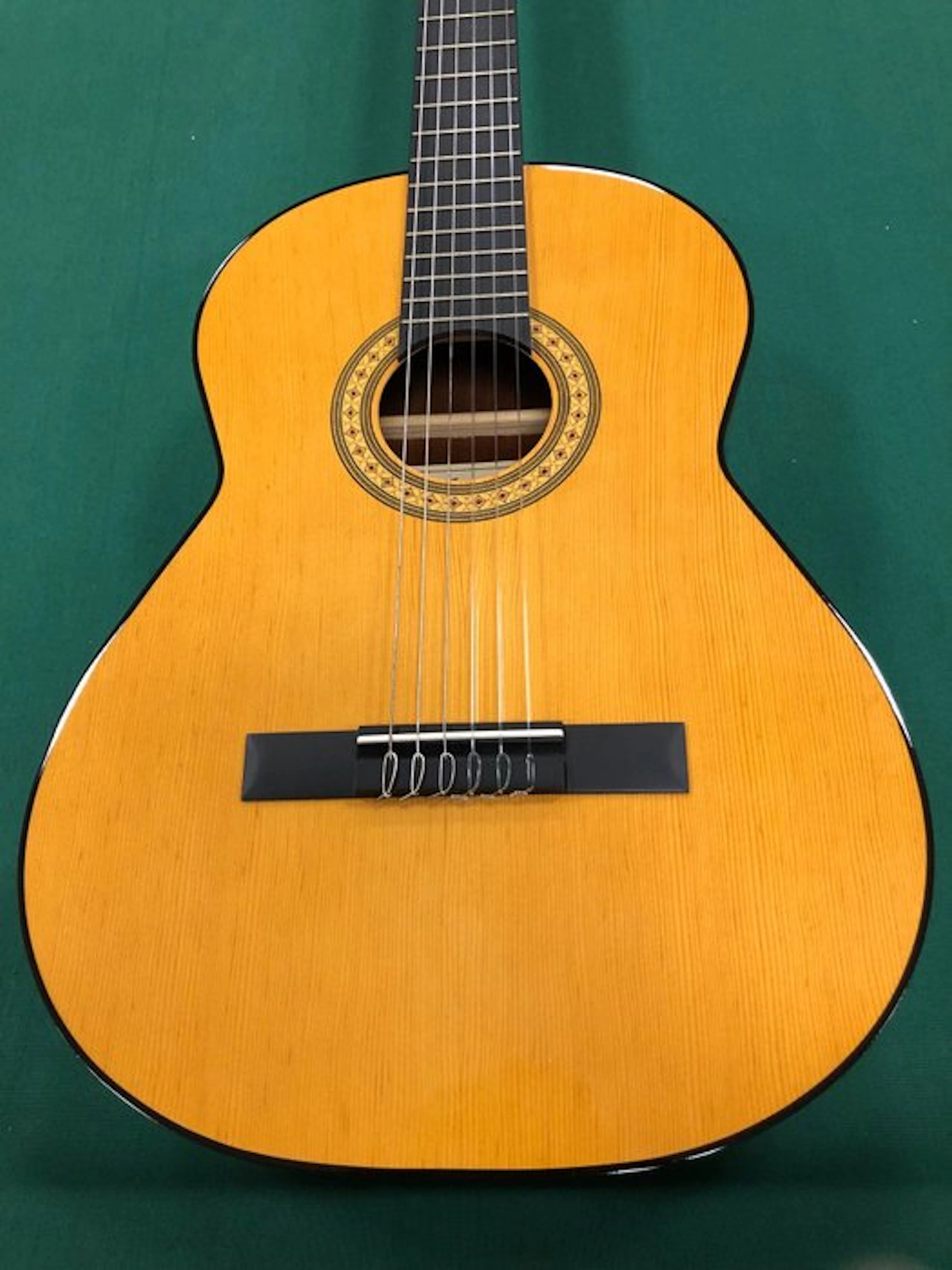 Admira - Juanita 4/4 - - Classical guitar - Spain