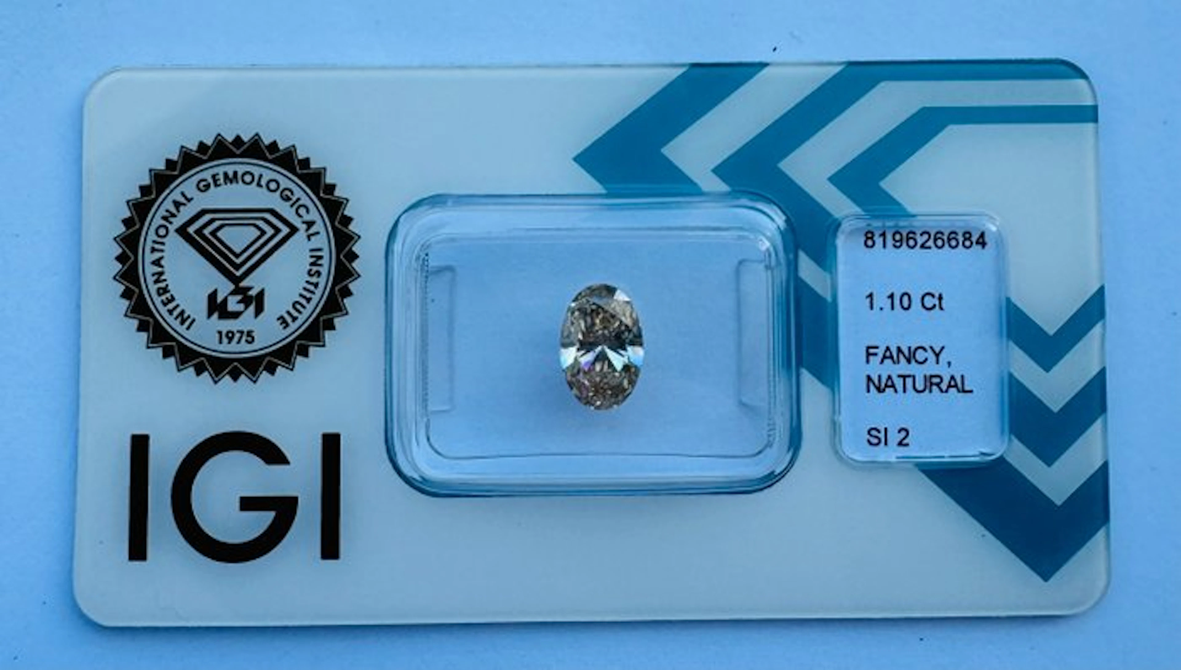 No reserve price - 1 pcs Diamond (Natural coloured)...