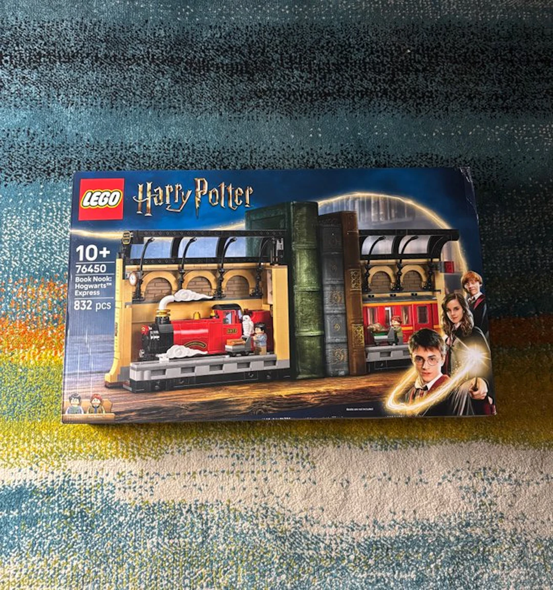 LEGO Set - 76450 - Harry Potter - Book Nook: Hogwarts Express