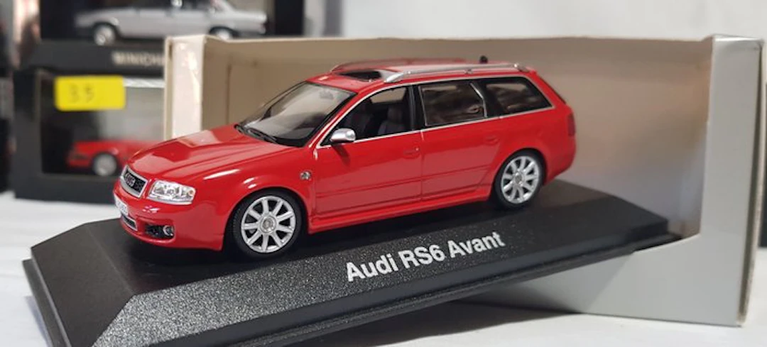 MiniChamps 1:43 - Model car - Audi RS6 Avant - Audi Collection