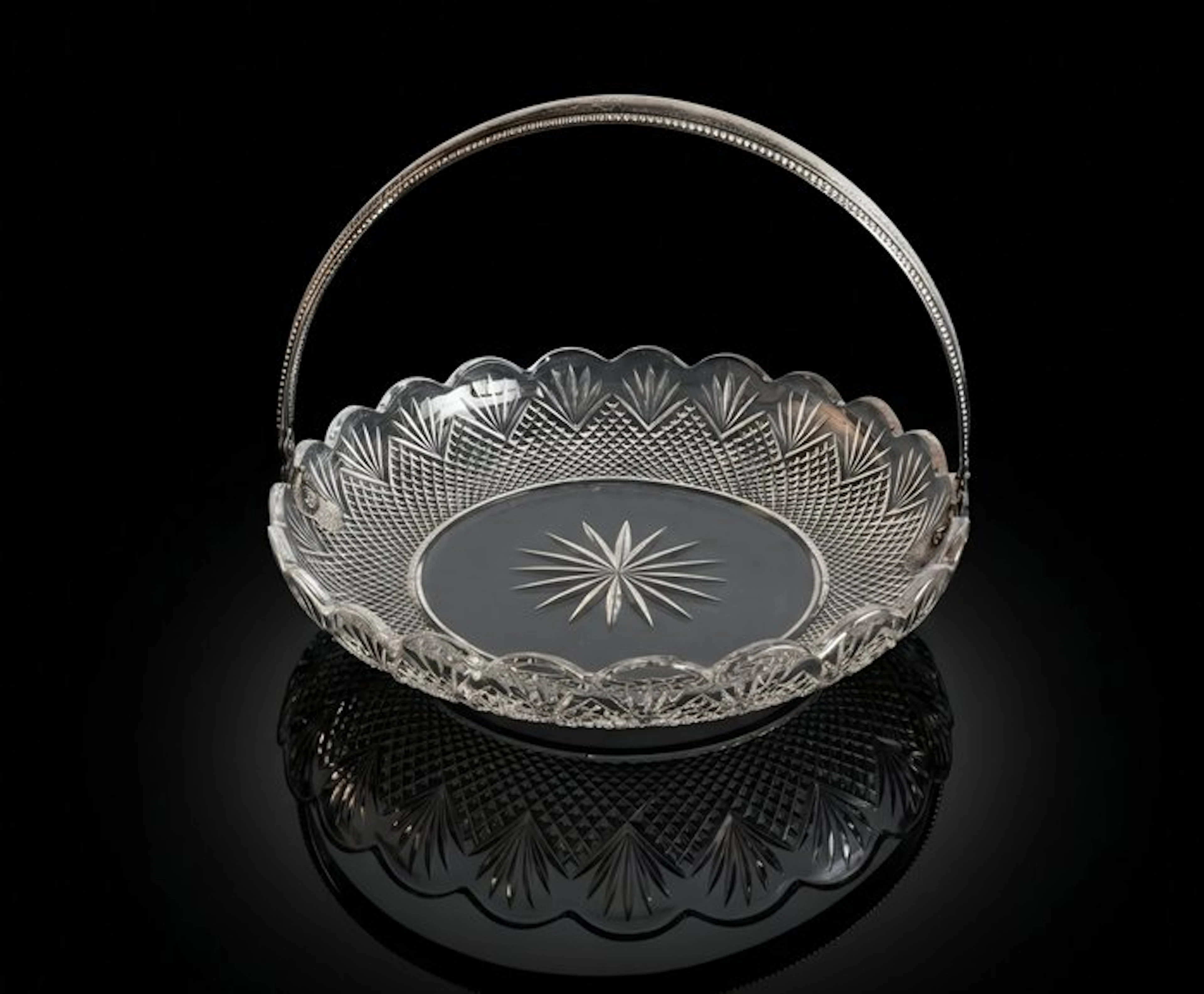 Pastry dish - Serveerschaal - .833 silver - With a silver brace