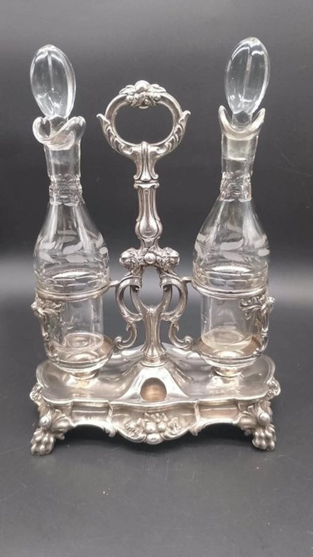 Cruet set - .900 silver