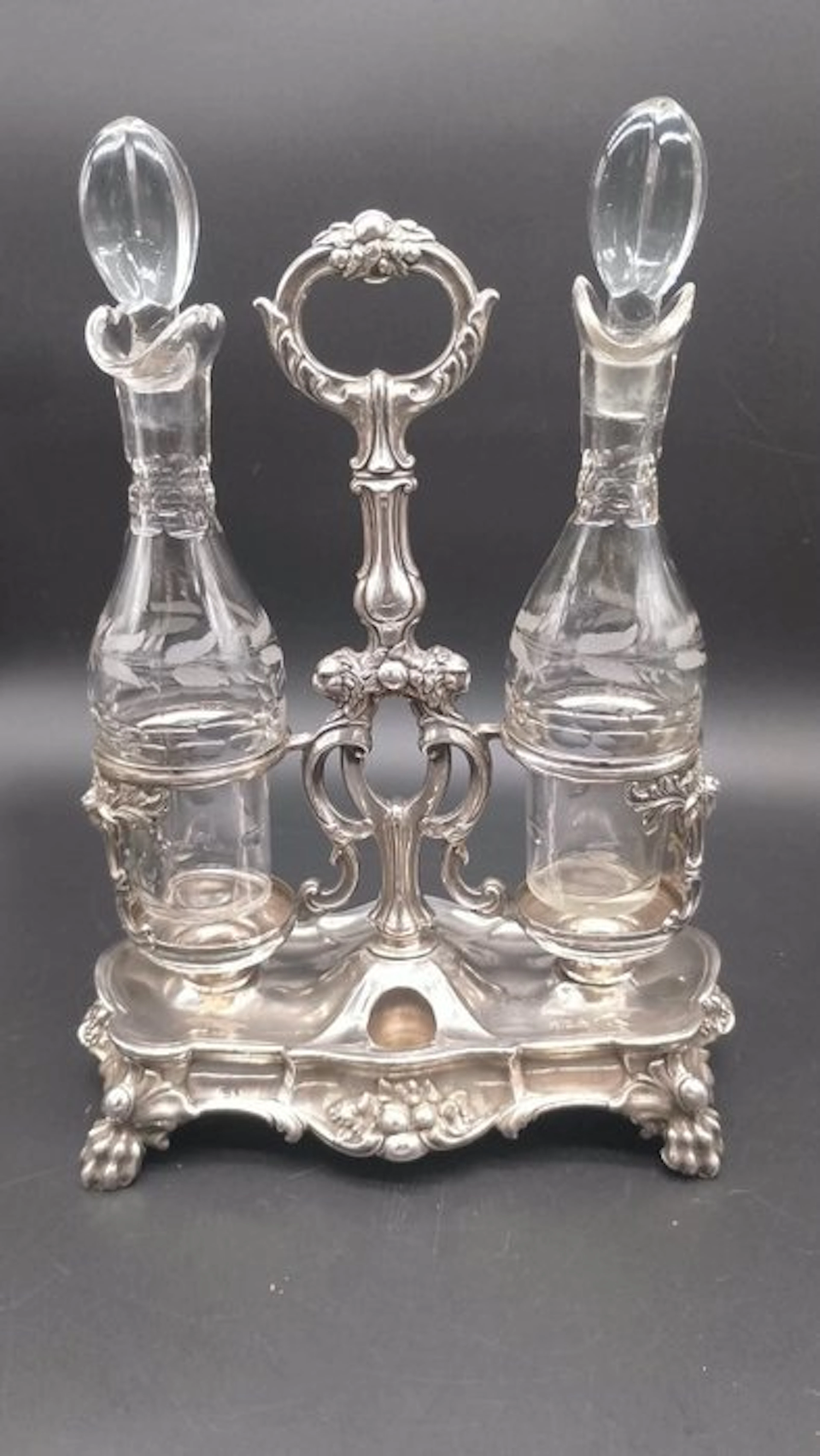 Cruet set - .900 silver