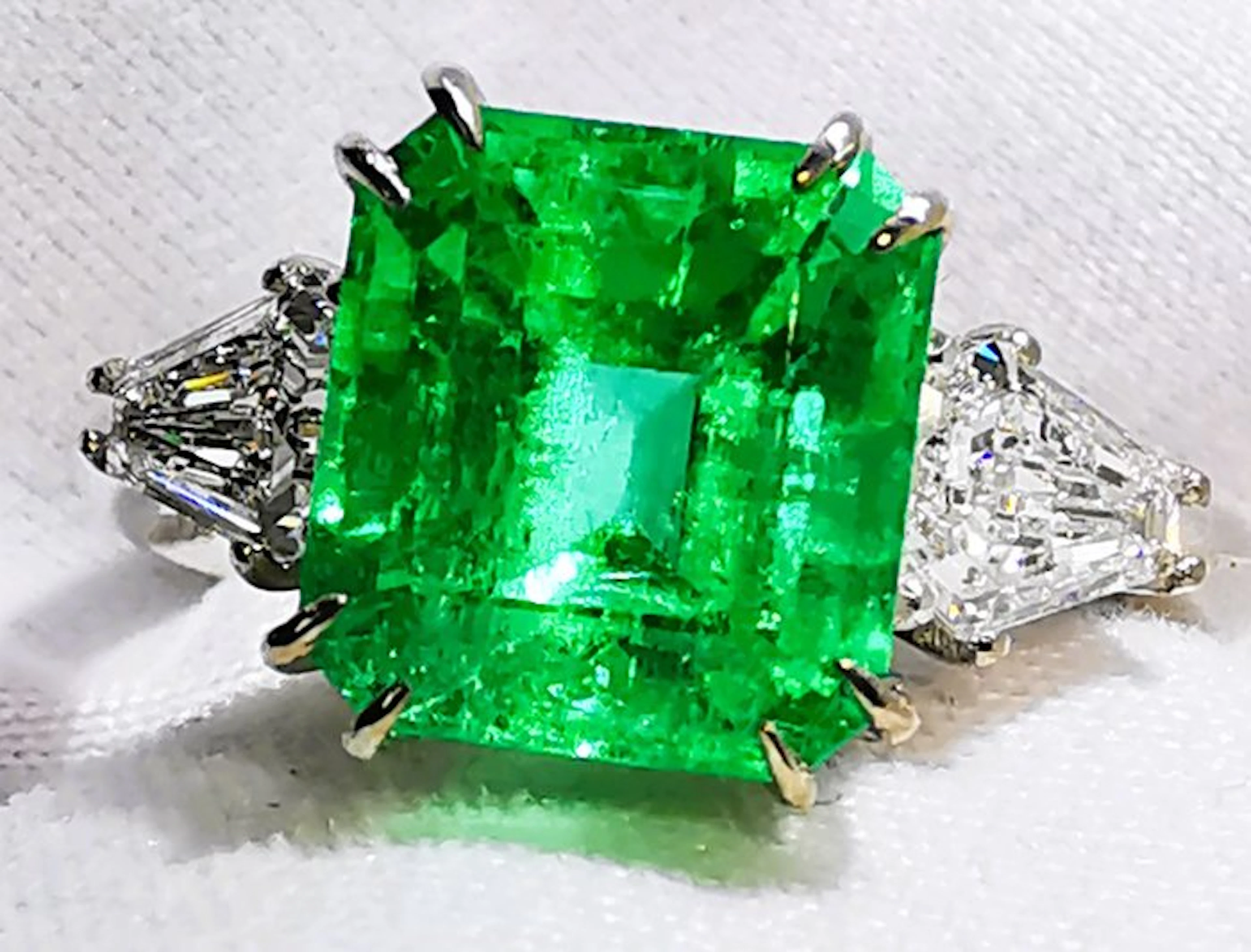 Ring - 18 kt. White gold - 3.43ct. tw. Emerald - Diamond - COLOMBIA / GIA / IGE