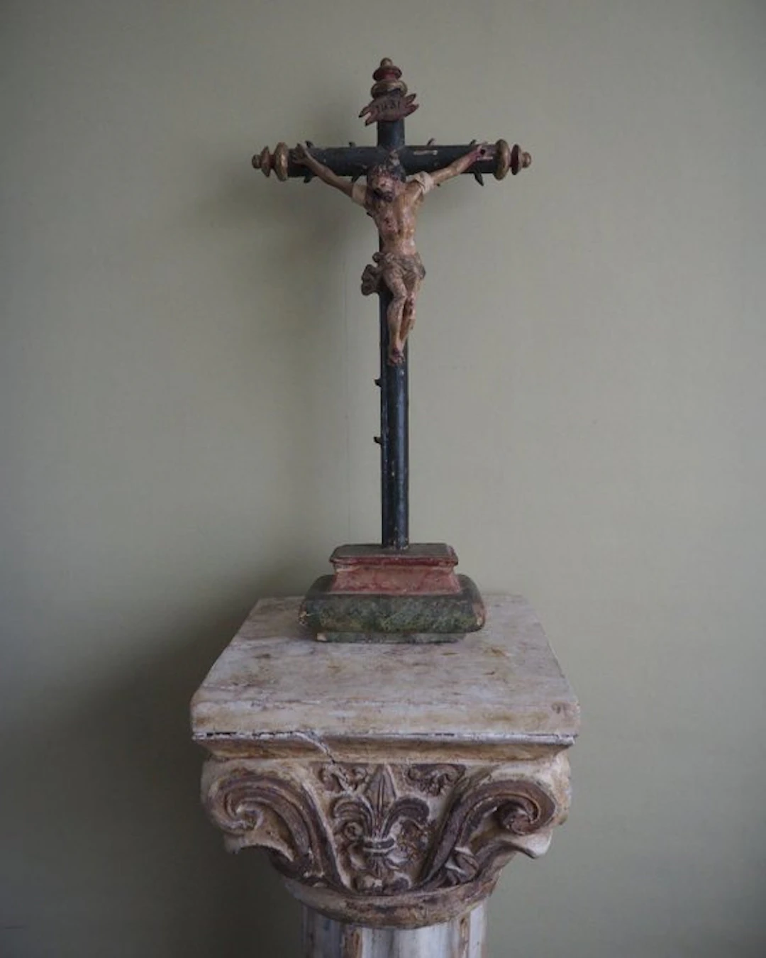 Crucifix - Polychrome wood - circa 1600 - Rare Spanish Crucifix
