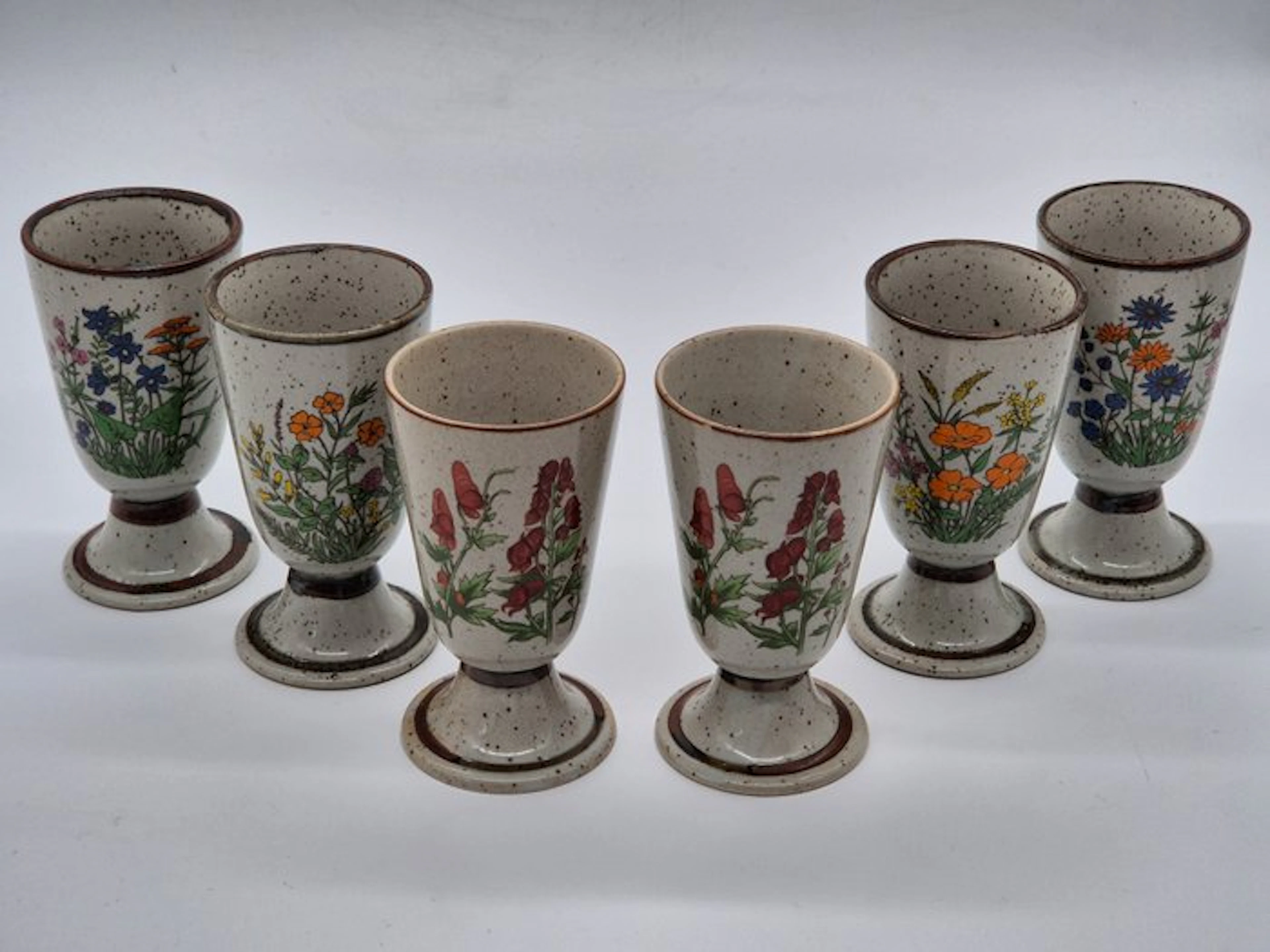 Keramik-Becher – Set aus sechs Kelchen – Handbemalte...