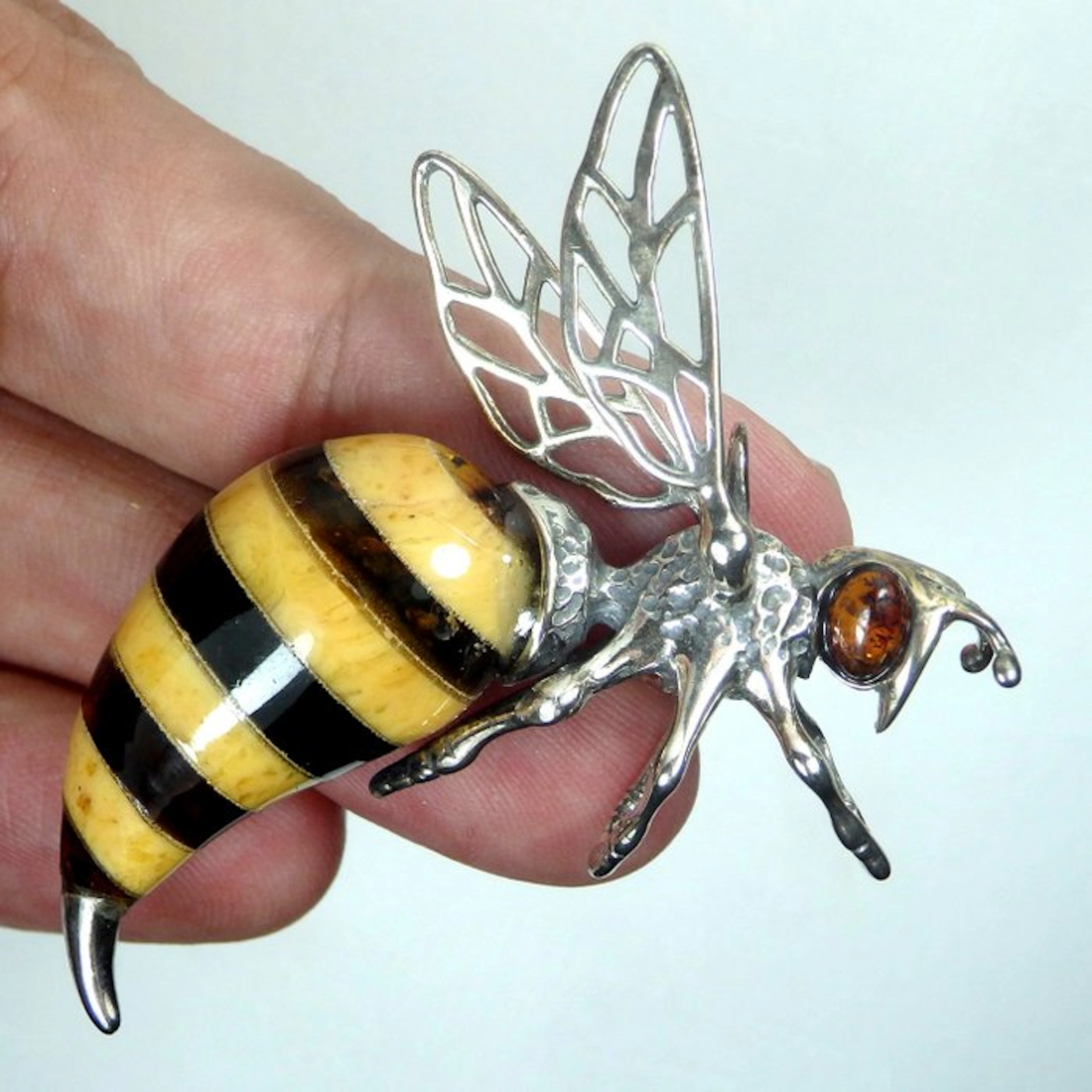 Baltic amber - WASP pendant in silver - Amber - Insect...