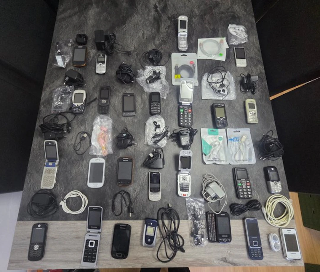 Samsung - Smartphone (125)
