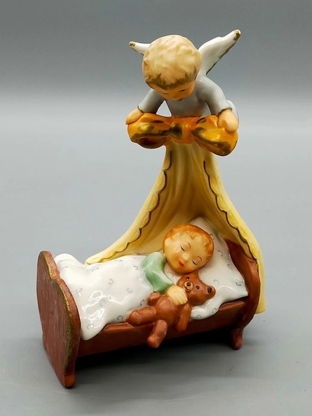 Goebel - Goebel Keramikanfigur Schutzengel mit...