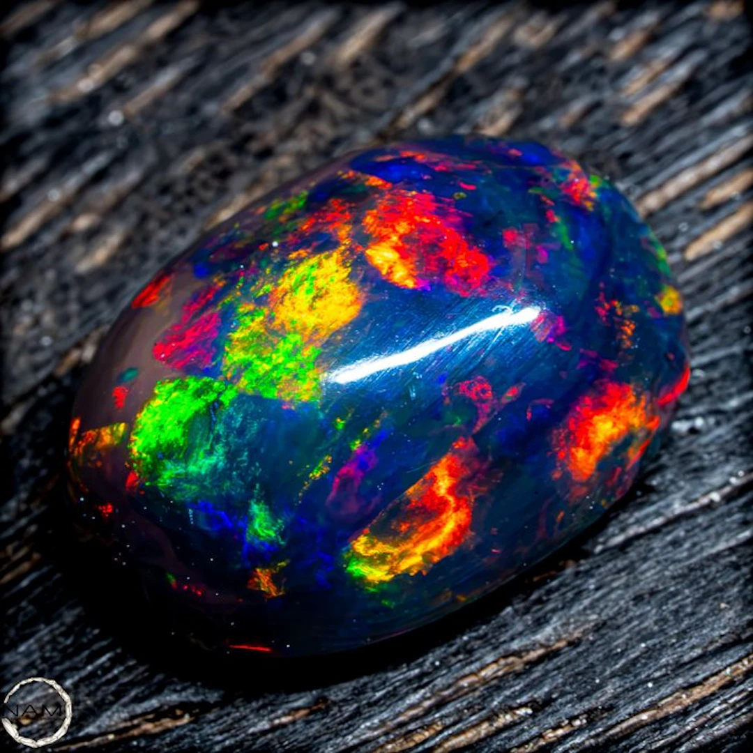 Natural Black Opal – The Fire of the Rainbow 10.35 ct- 2.07 g