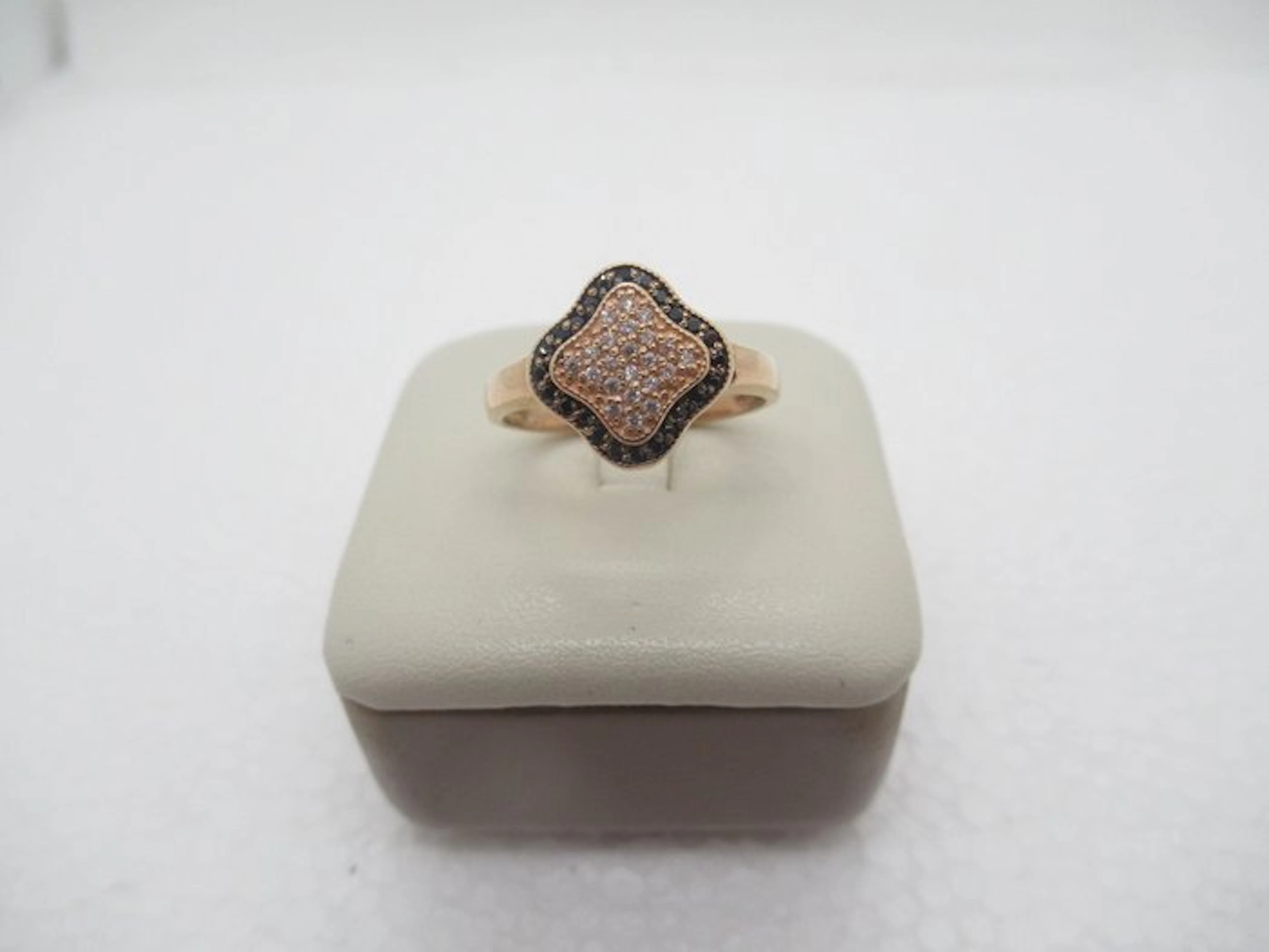 Ring - 14 kt. Yellow gold - 0.50ct. tw. Diamond (Natural) - Sapphire