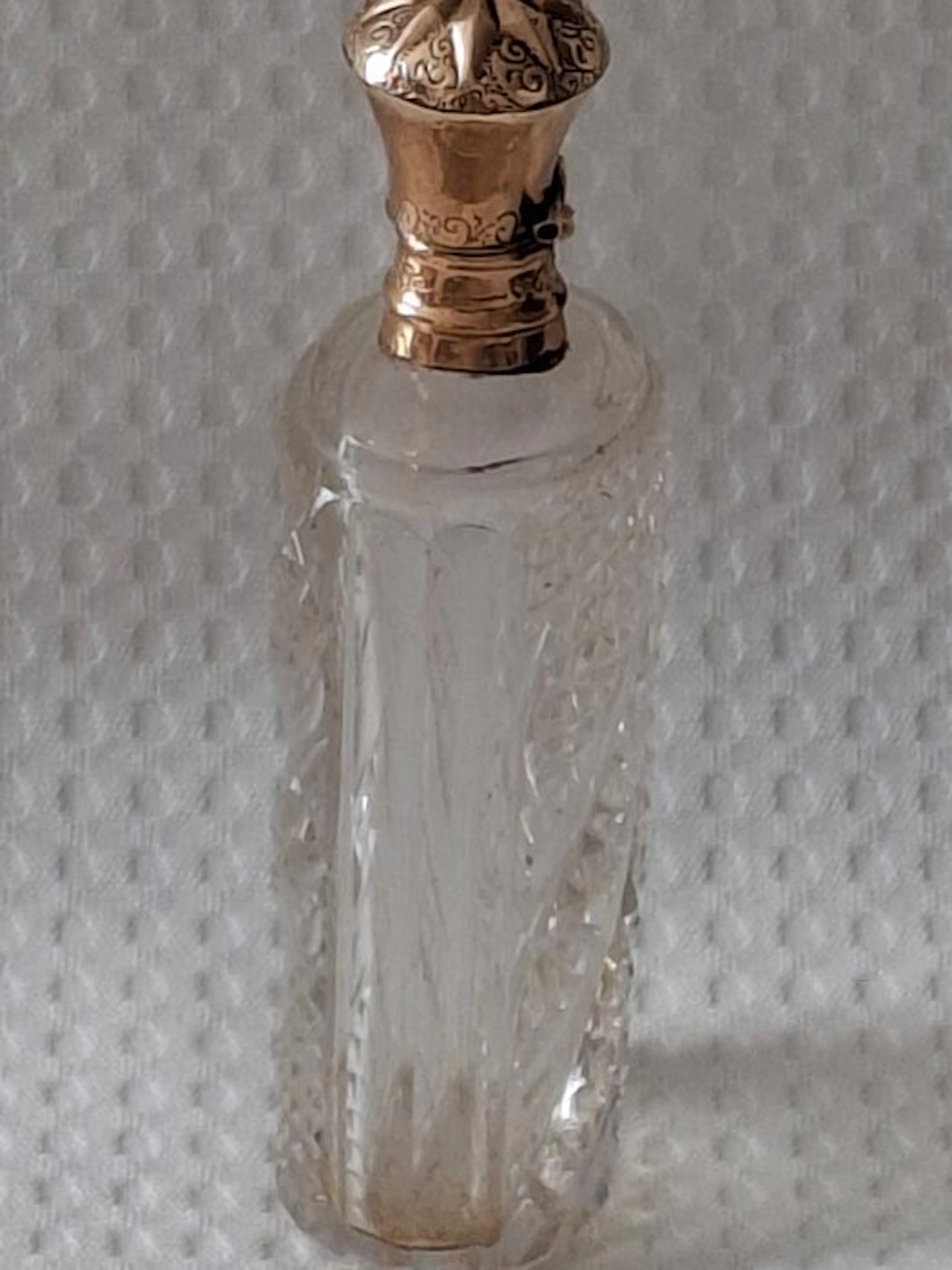Perfume flask - Antique late-19th-century perfume bottle...