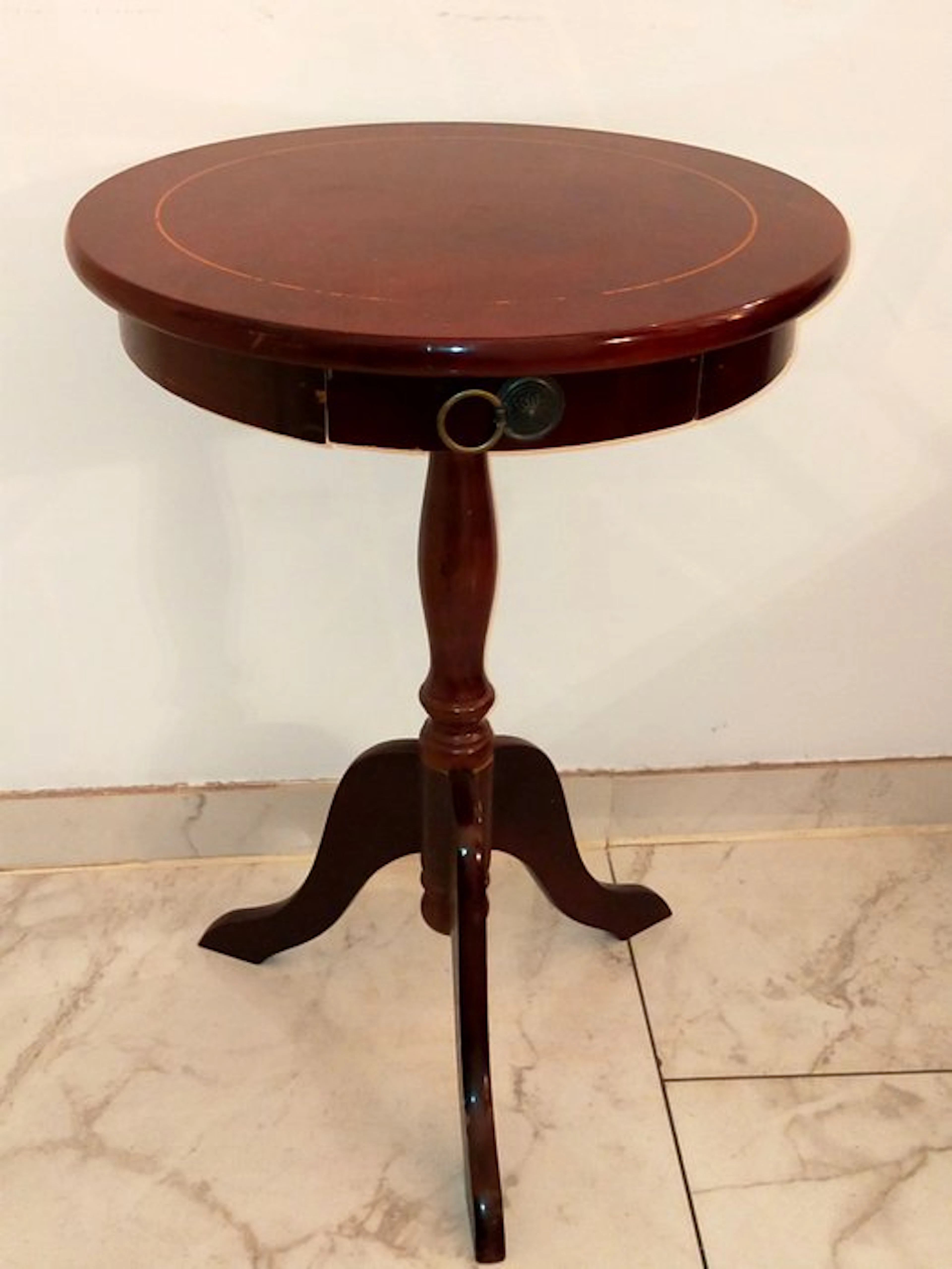Eleganter Beistelltisch mit Schublade – Mahagoni...