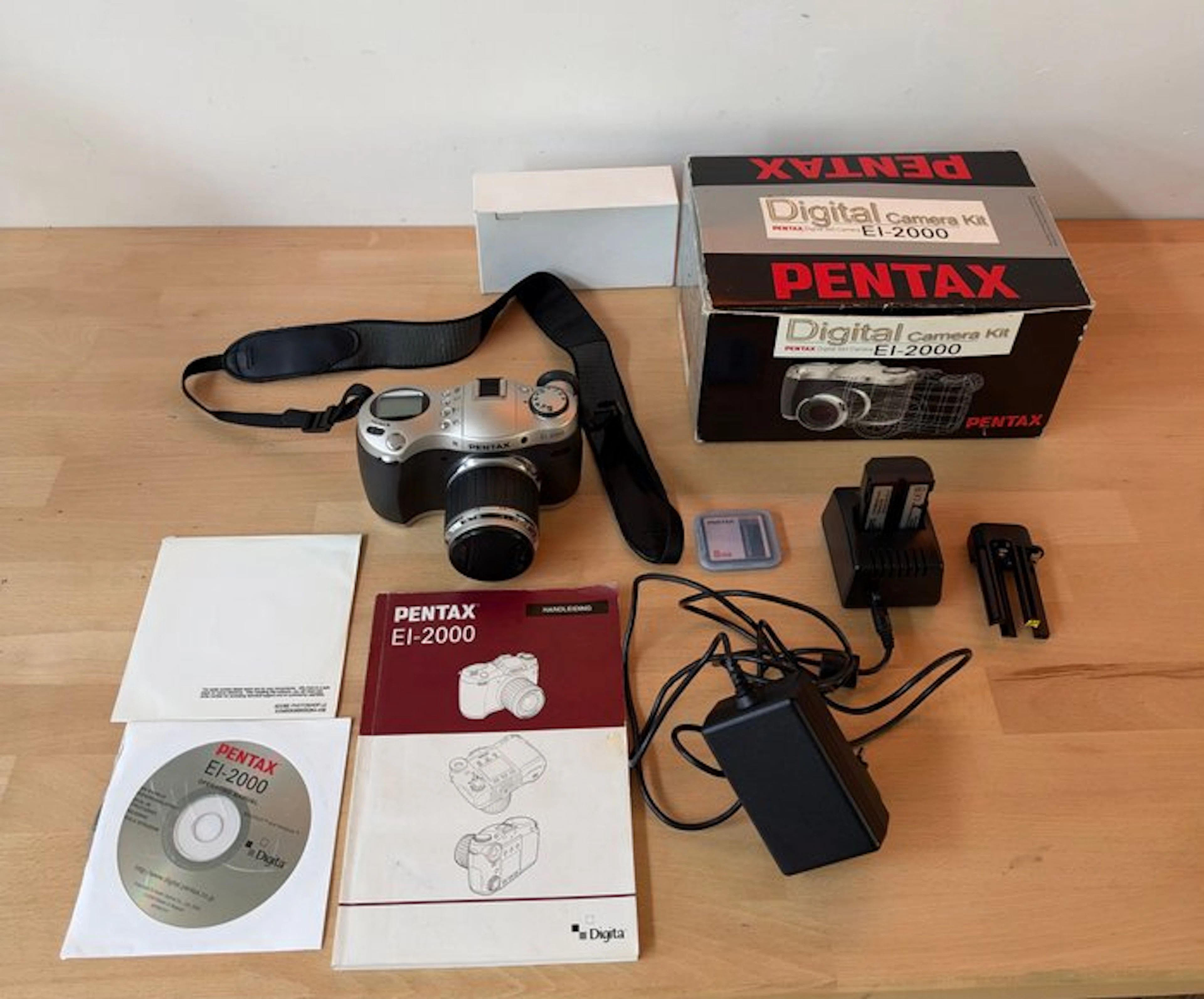 Pentax EI-2000 Digital camera