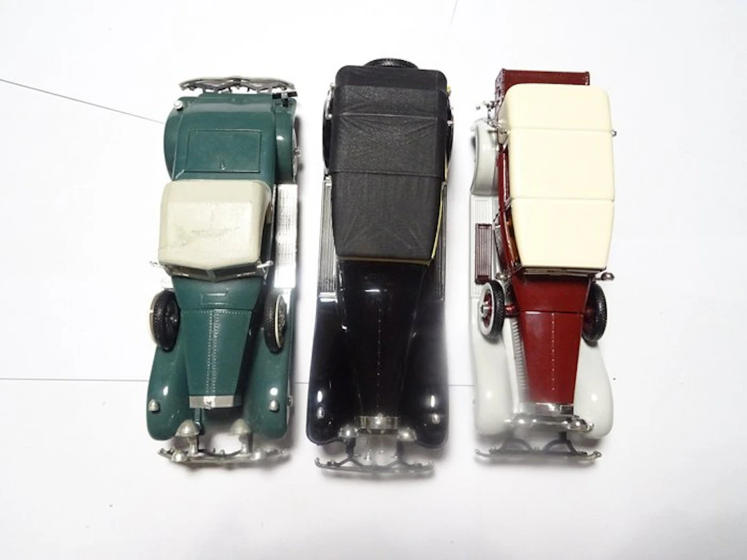 Rio - Model car (3) - 3 like-new models in their original packaging.