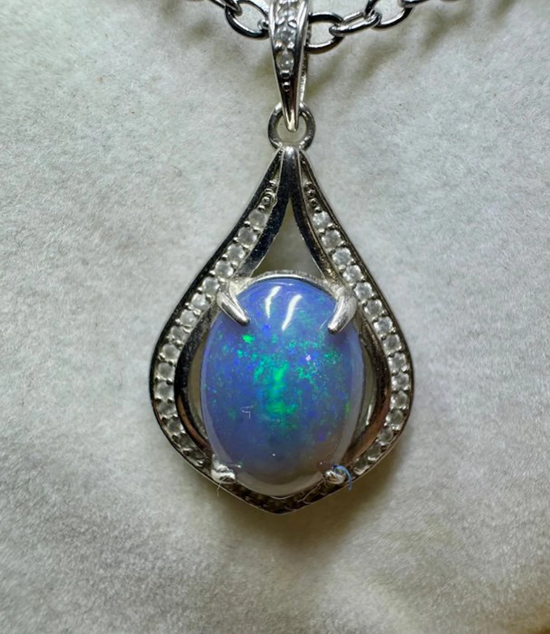 Opal Pendant - Height: 30 mm - Width: 15 mm- 2.19 g - (1)