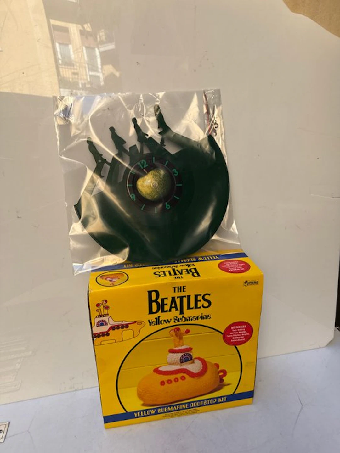 Beatles - "The Beatles" - Wall Clock + Yellow Submarine...