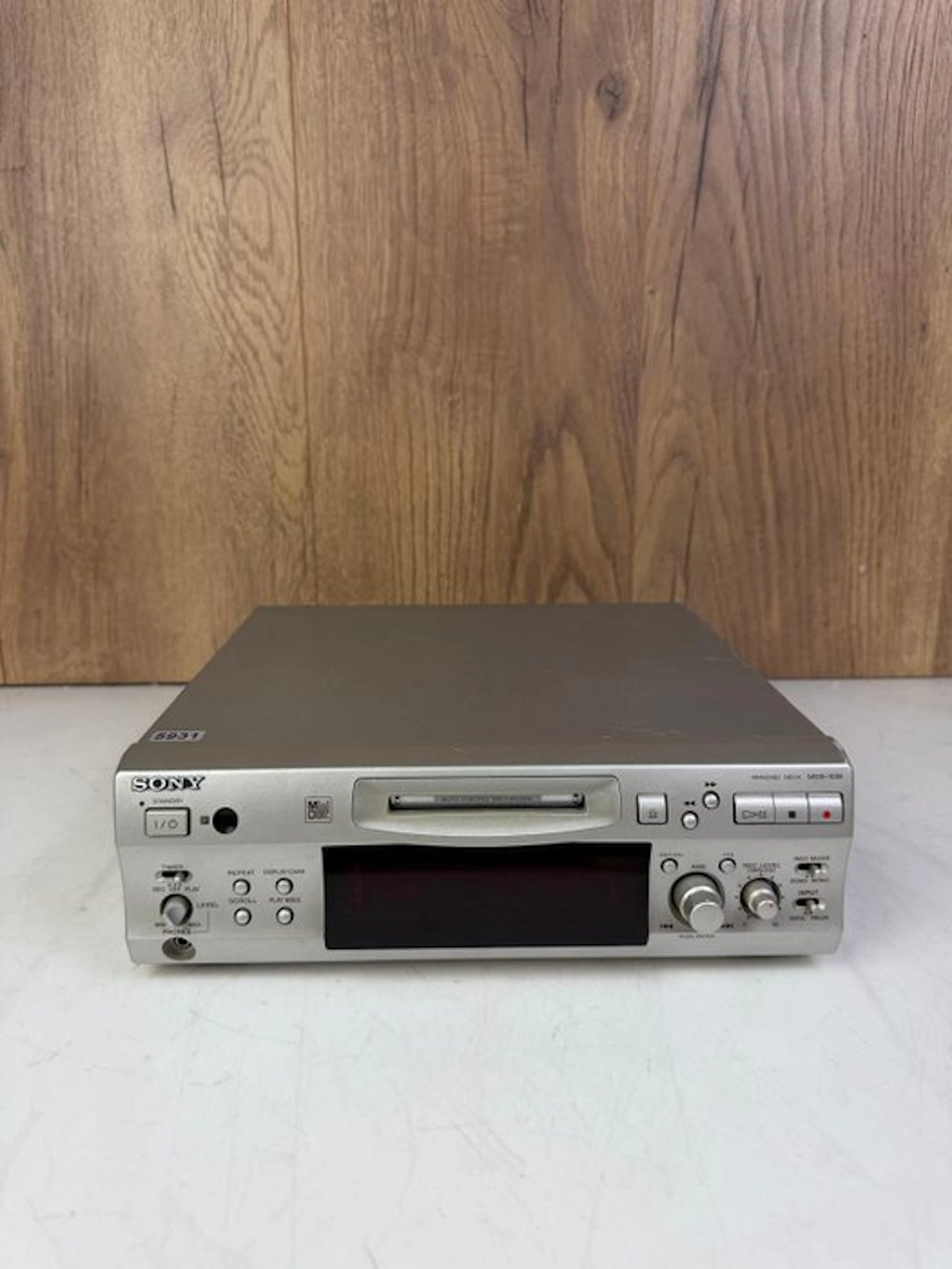 Sony - MDS-S39 Minidisc deck