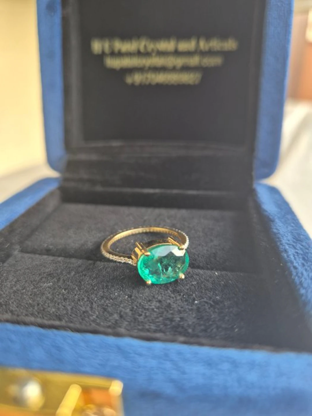 Ring - 18 kt. Yellow gold - 3.32ct. tw. Emerald - Diamond