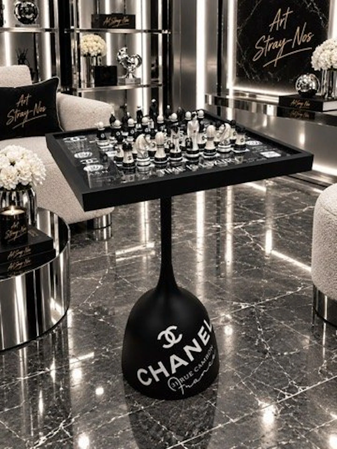 Art Stray-Nos - News " The chess of luxury Chanel : King...