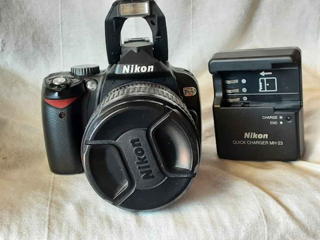 Nikon D60 + AF-S 18-70 Digital camera