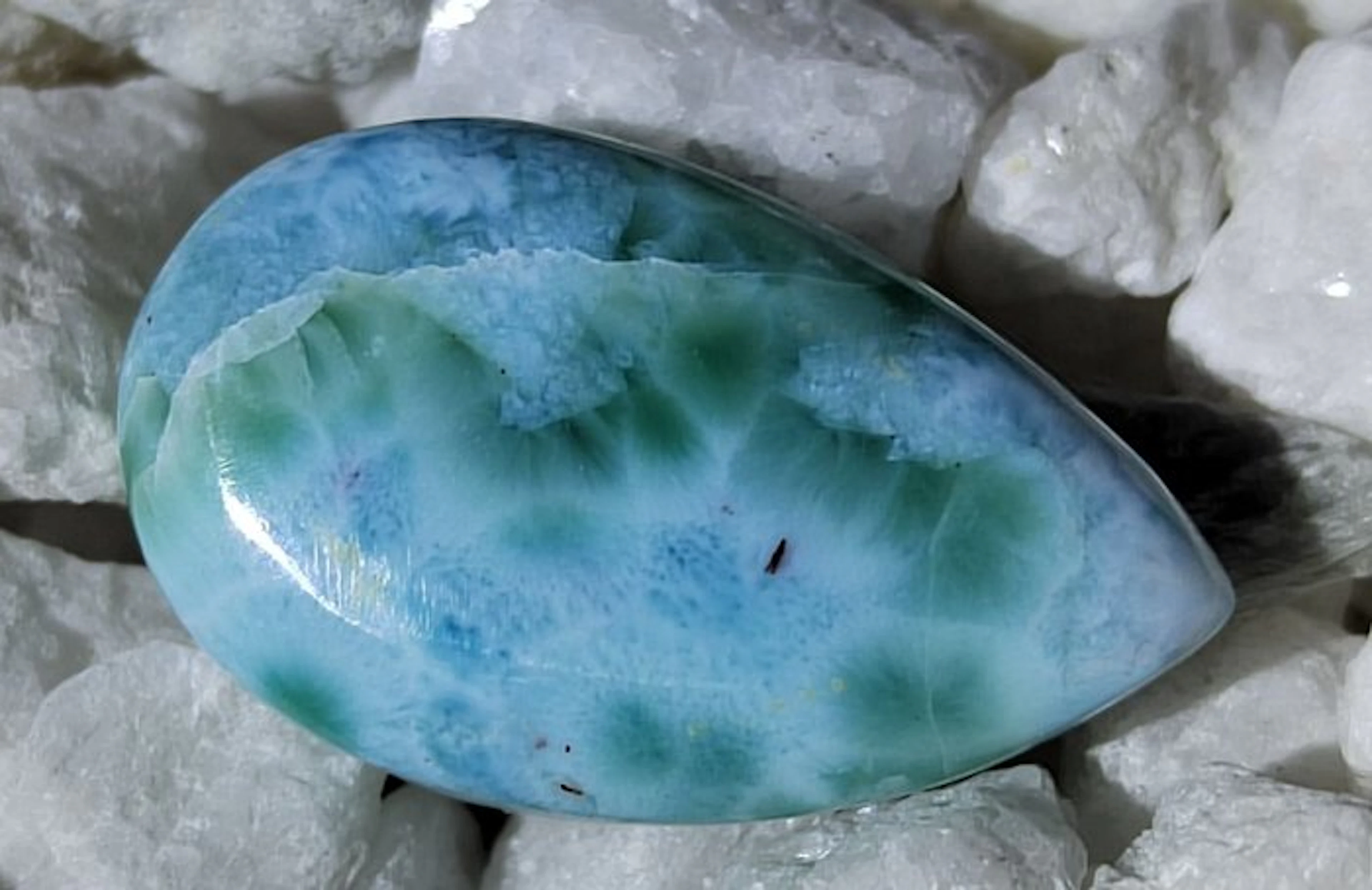 Larimar cabochon, high quality AAA, rough – No Reserve Price- 5.3 g