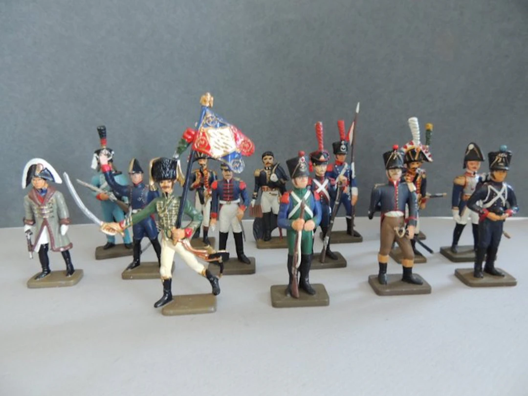 Military miniature figurine - "STARLUX" 15 hand-painted lead soldiers