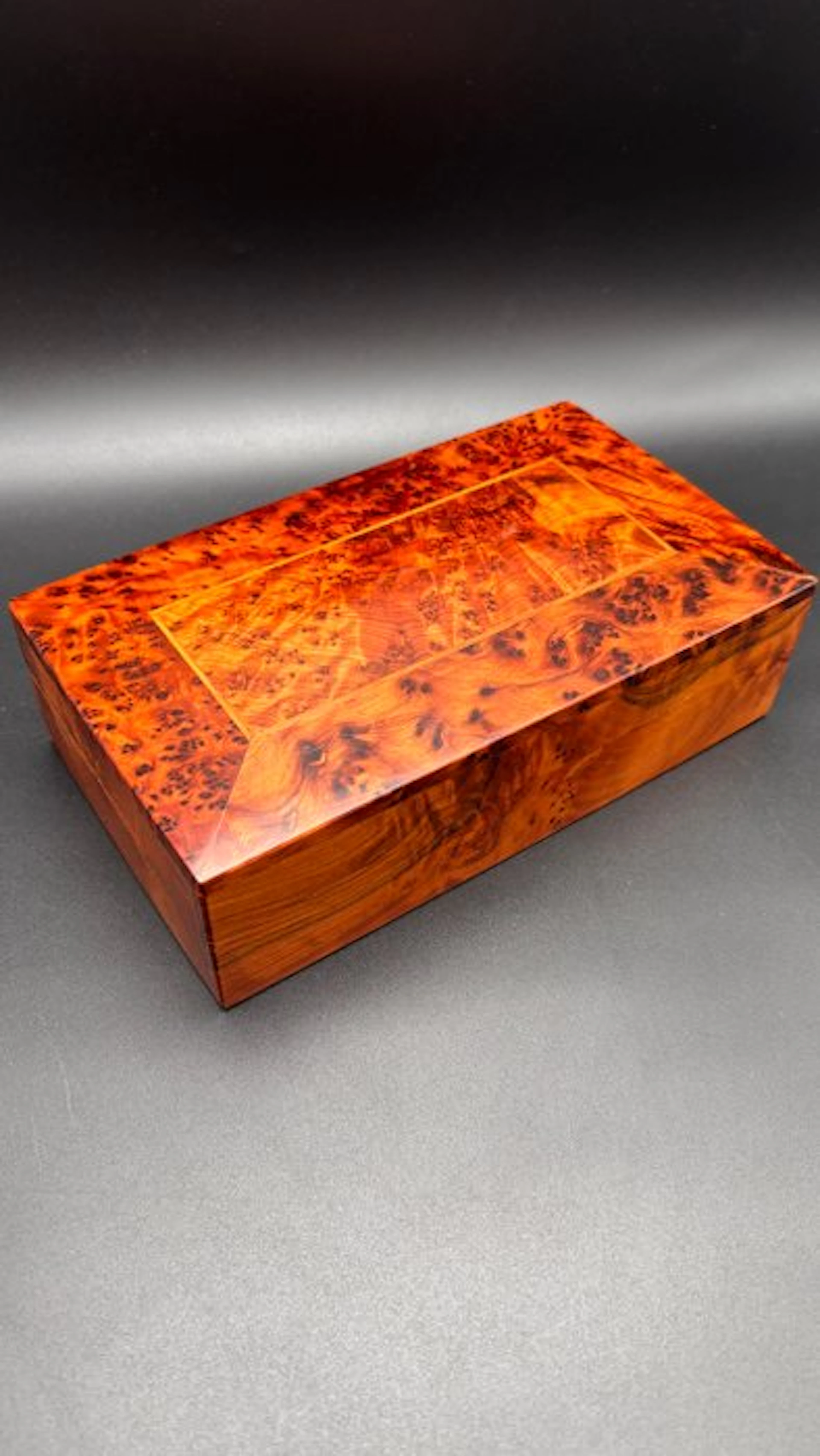 Jewellery box - Thuya, Lemon wood inlay - Unique handmade Marquetry