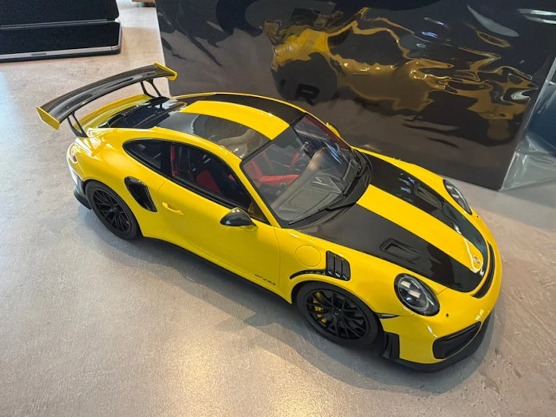 GT Spirit 1:12 - Model sports car - Porsche 911 GT2 RS Type 991.2 - 2021
