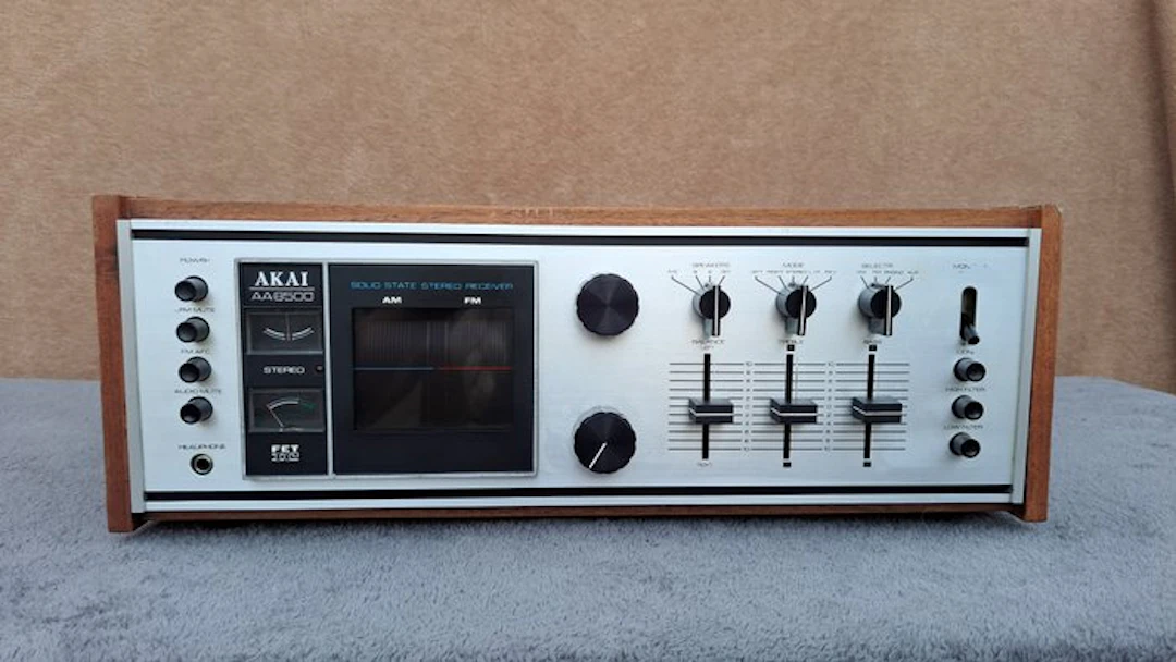 Akai - AA-8500 Solid state stereo receiver