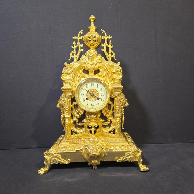 Table clock Louis XIV Style - Gilt bronze - 1850-1900 - Top in gold