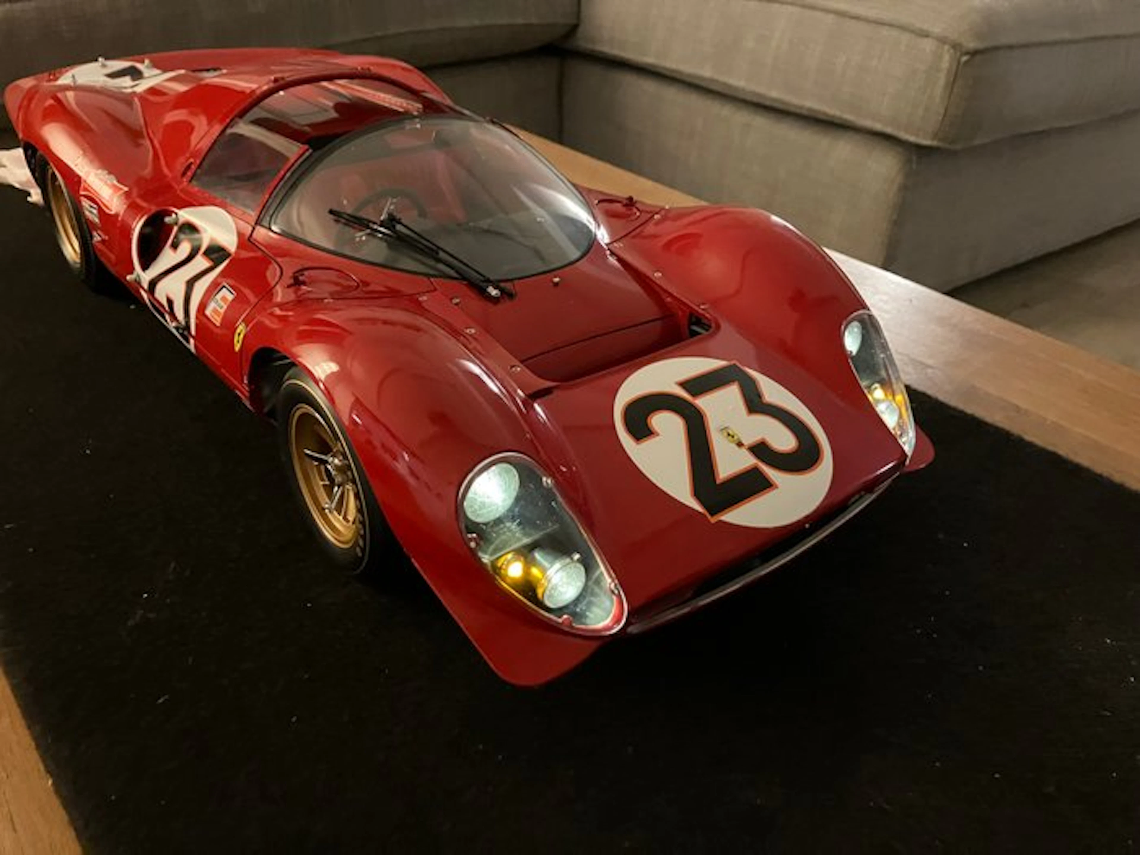 Altaya 1:8 - Model race car - Ferrari - 330 P4