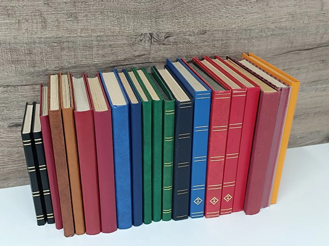Accessories - 20 small stamp albums