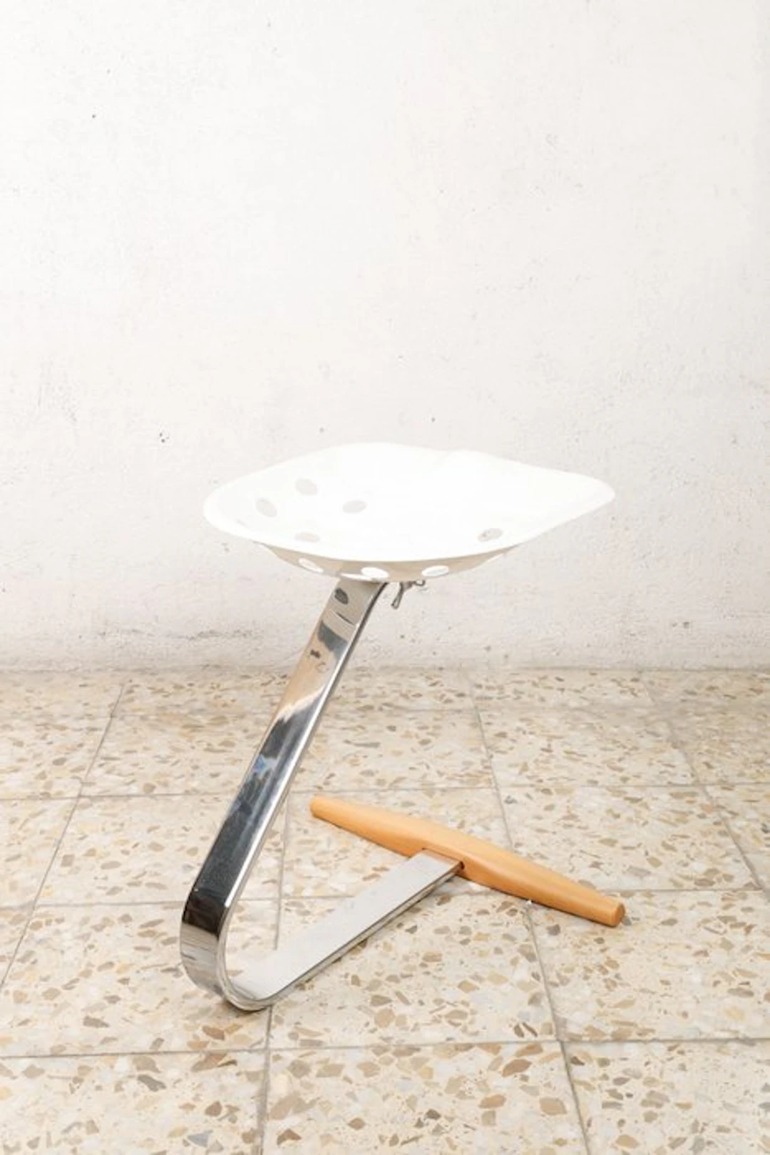 Zanotta - Achille Castiglioni - Stool - Mezzadro - White - Steel, Wood