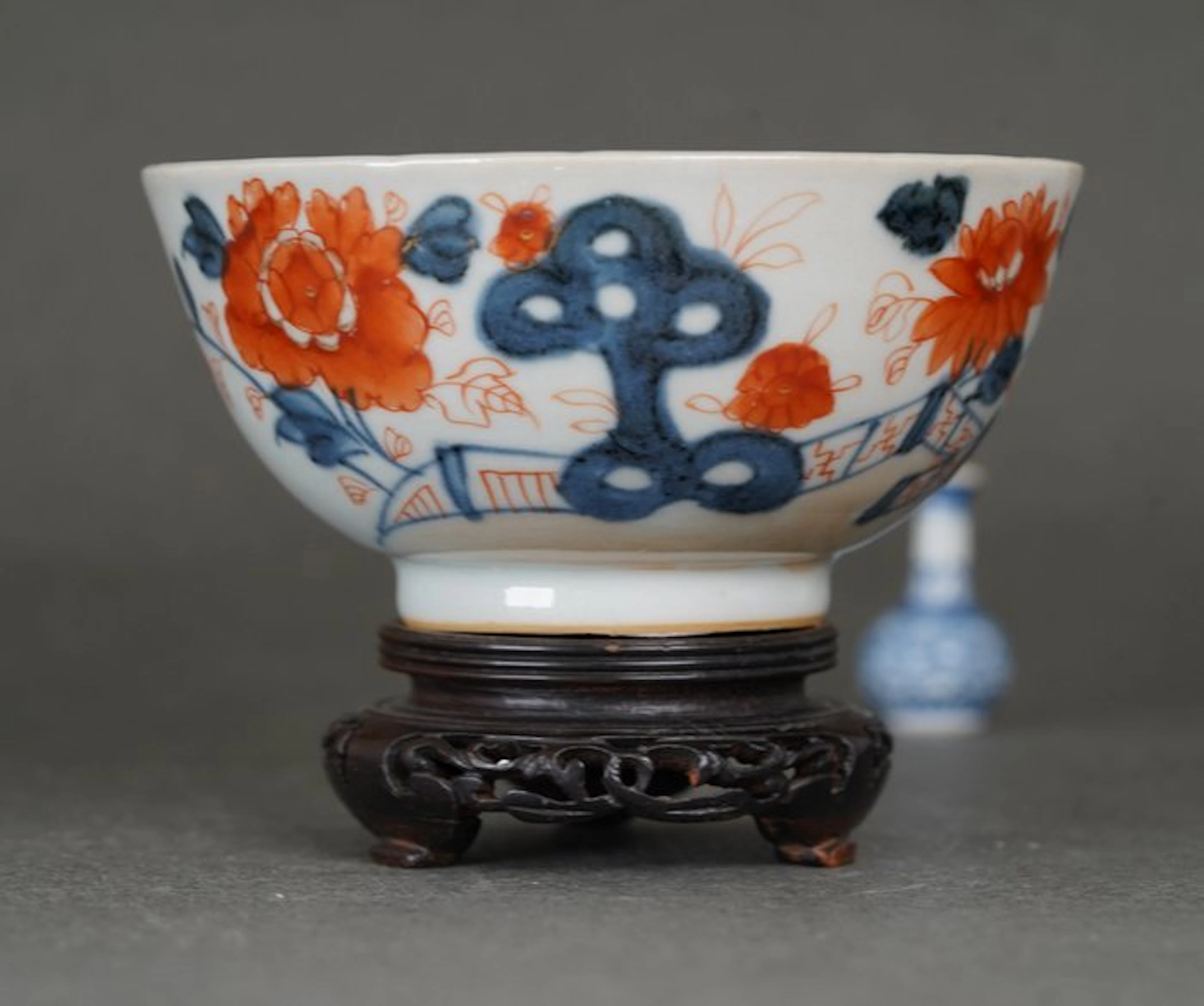 Qianlong (1735-1796) - Bowl - Chrysanthemum and Peonies...