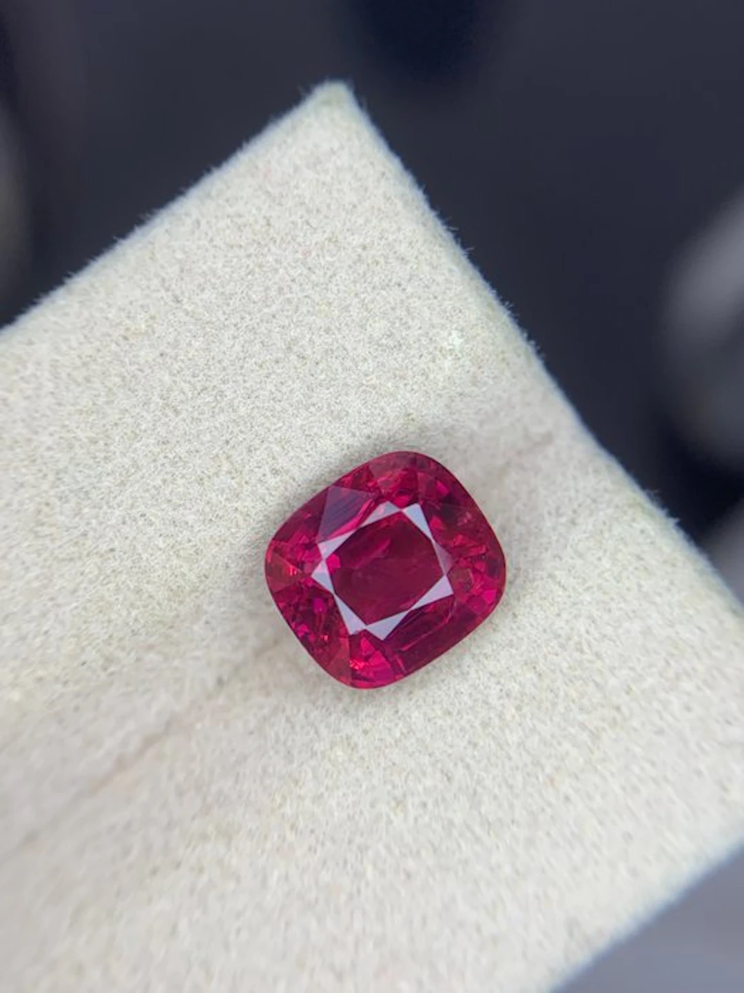 1 pcs Spinel - 3.13 ct - International Colored Gemstone...